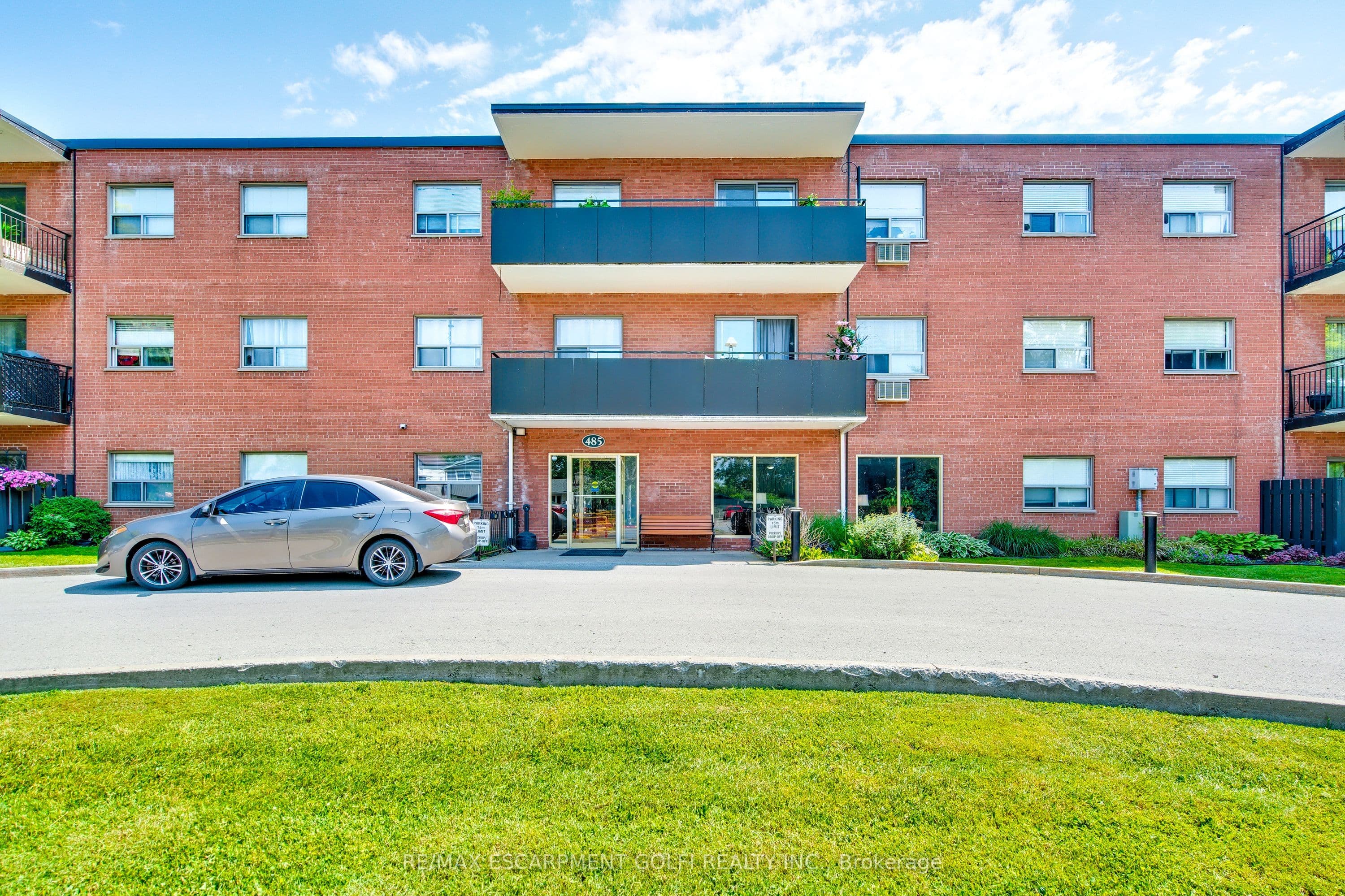 Unit 319 485 Thorold Road photo 1