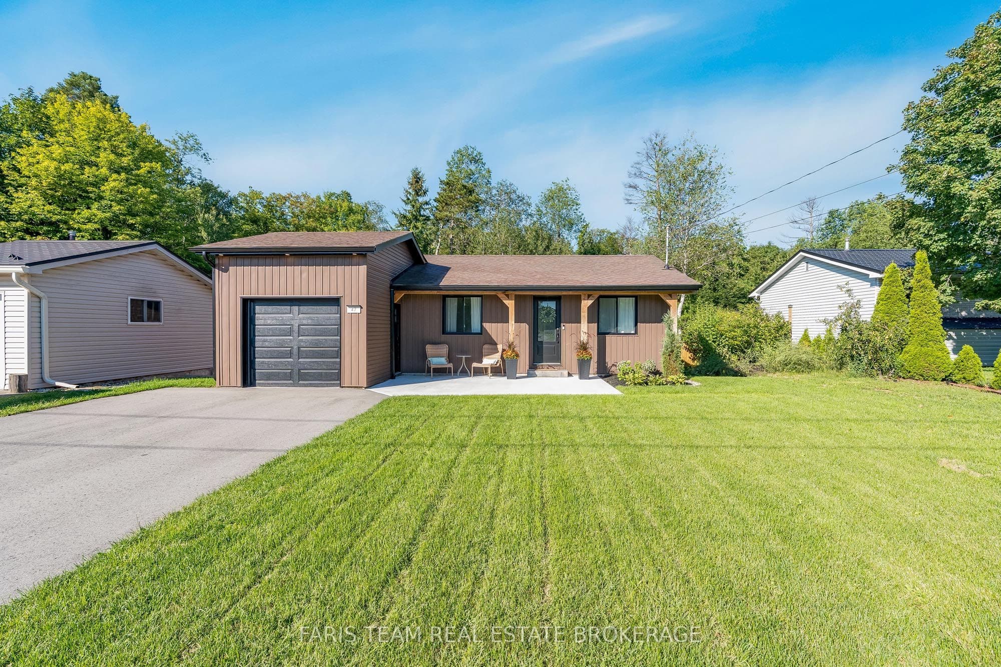 47 Sandsprings Crescent photo 1