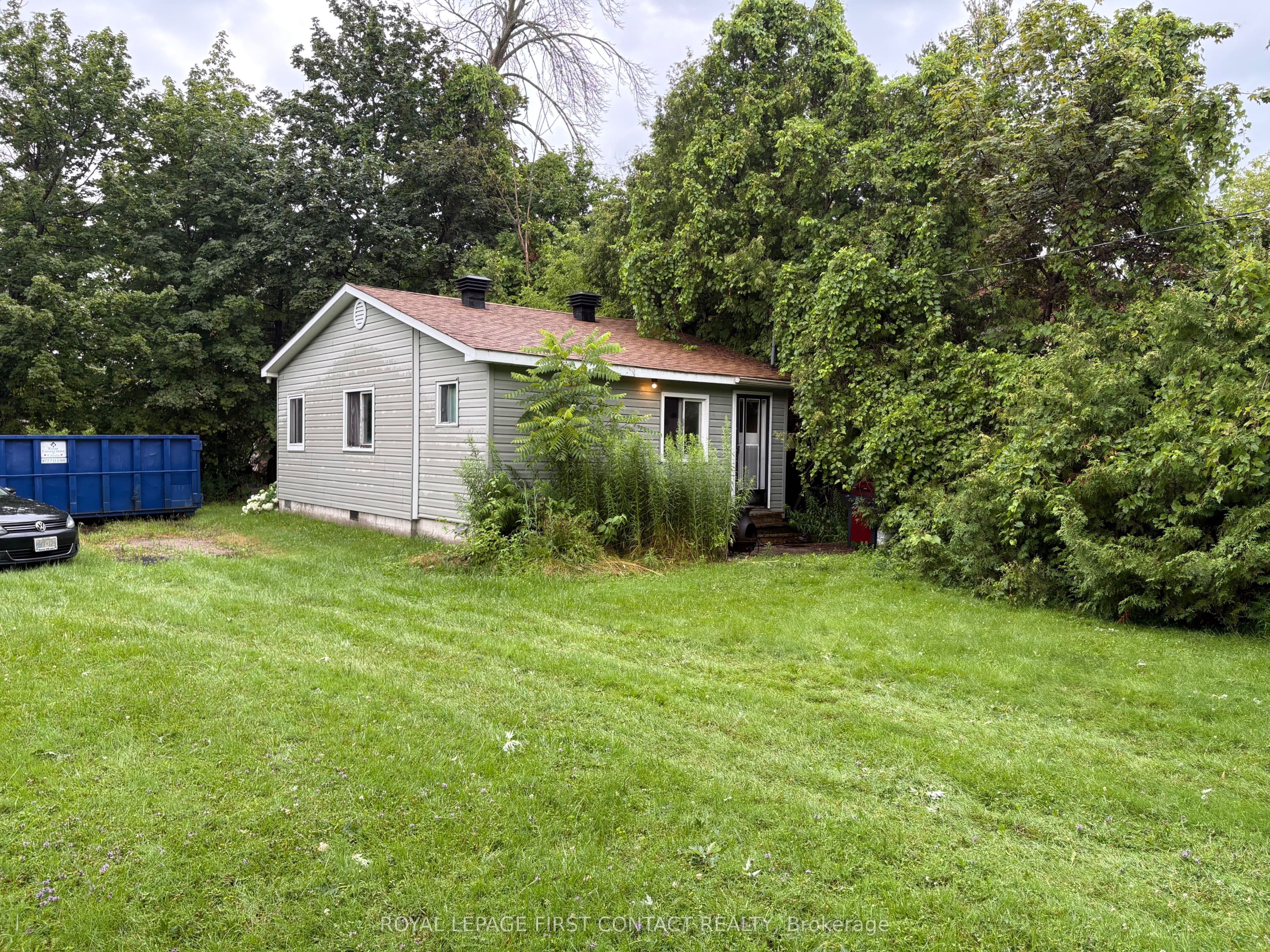691 6th Line photo 1