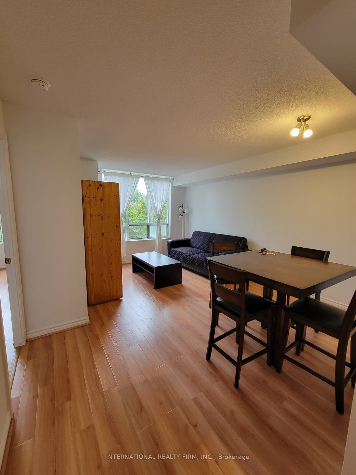 Unit 206 2627 McCowan Road photo 1
