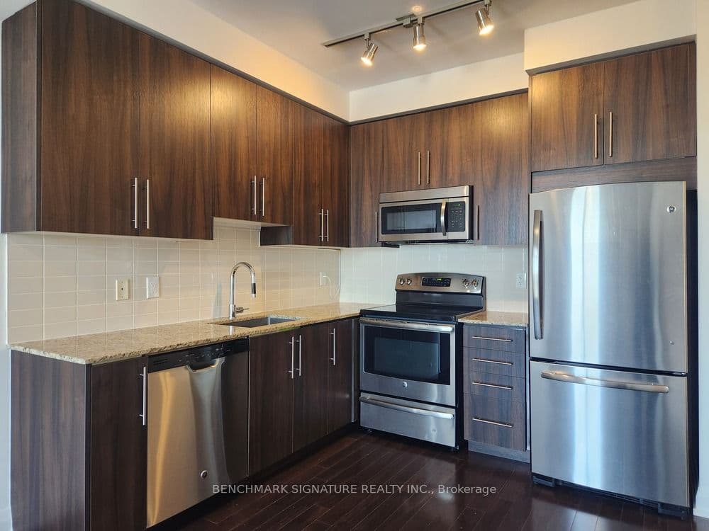 Unit 518 7161 Yonge Street photo 1