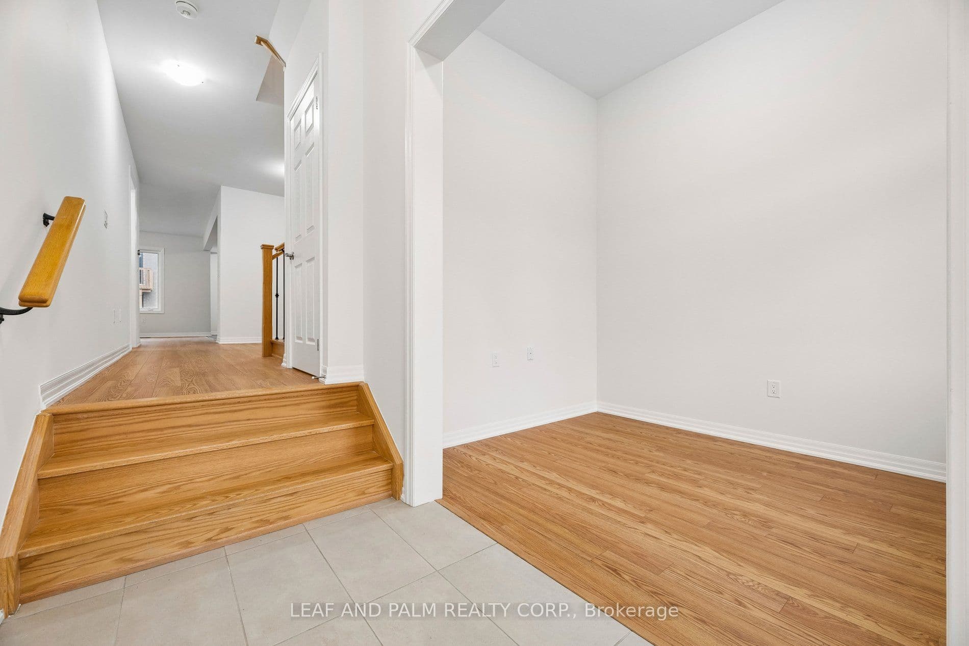 42 Northrop Avenue photo 1
