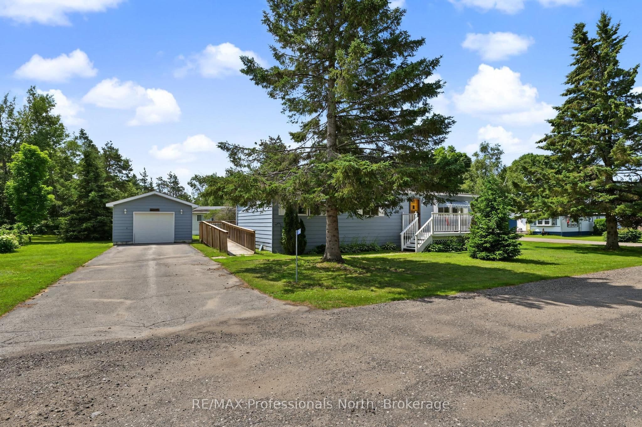 1084 Seventh Lane photo 1