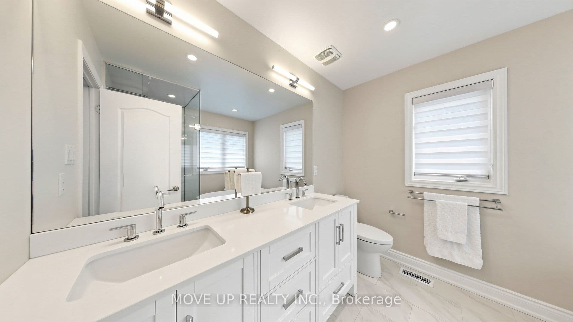 35 Lauderdale Drive photo 1
