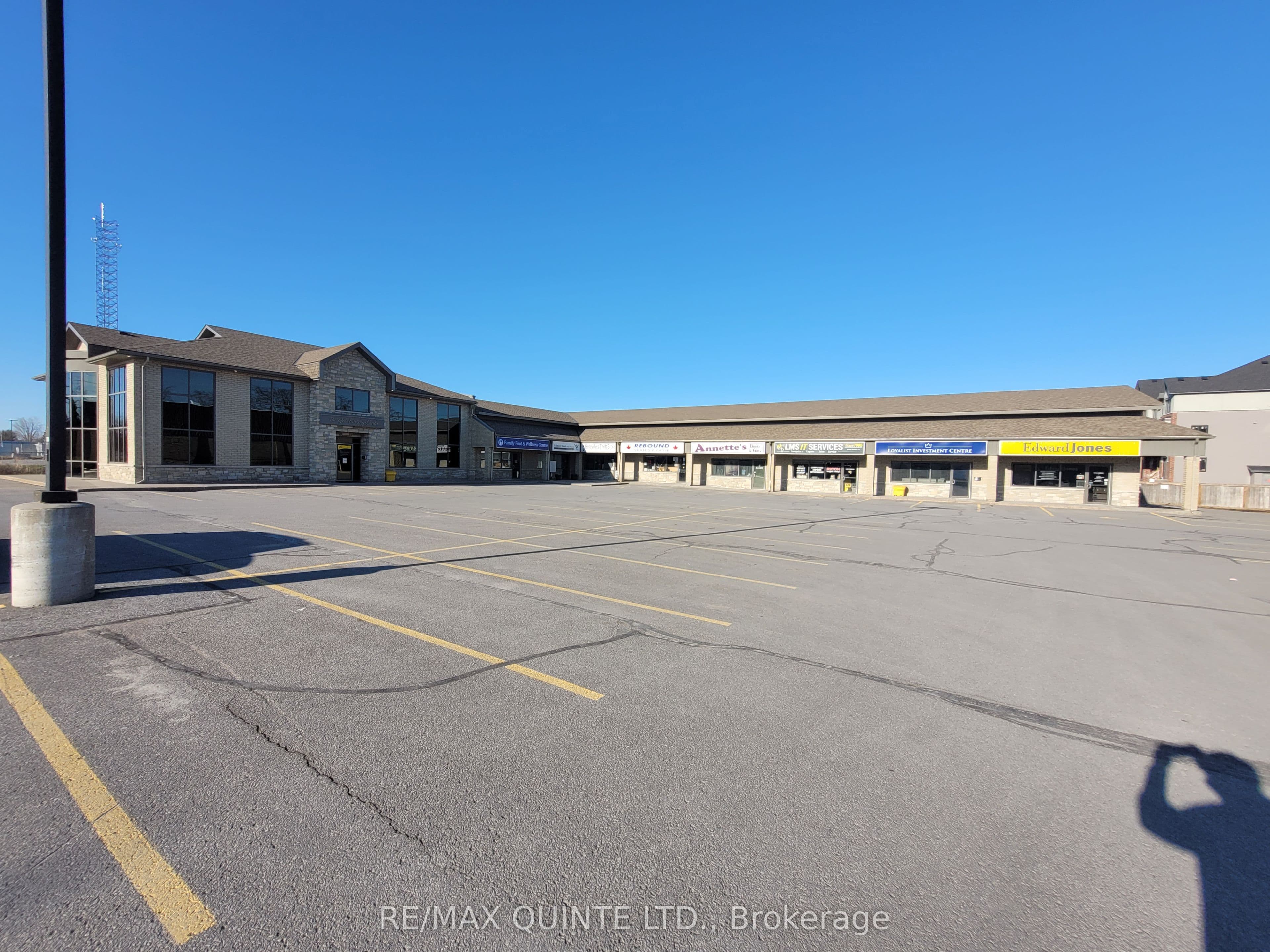 393 SIDNEY Street photo 1
