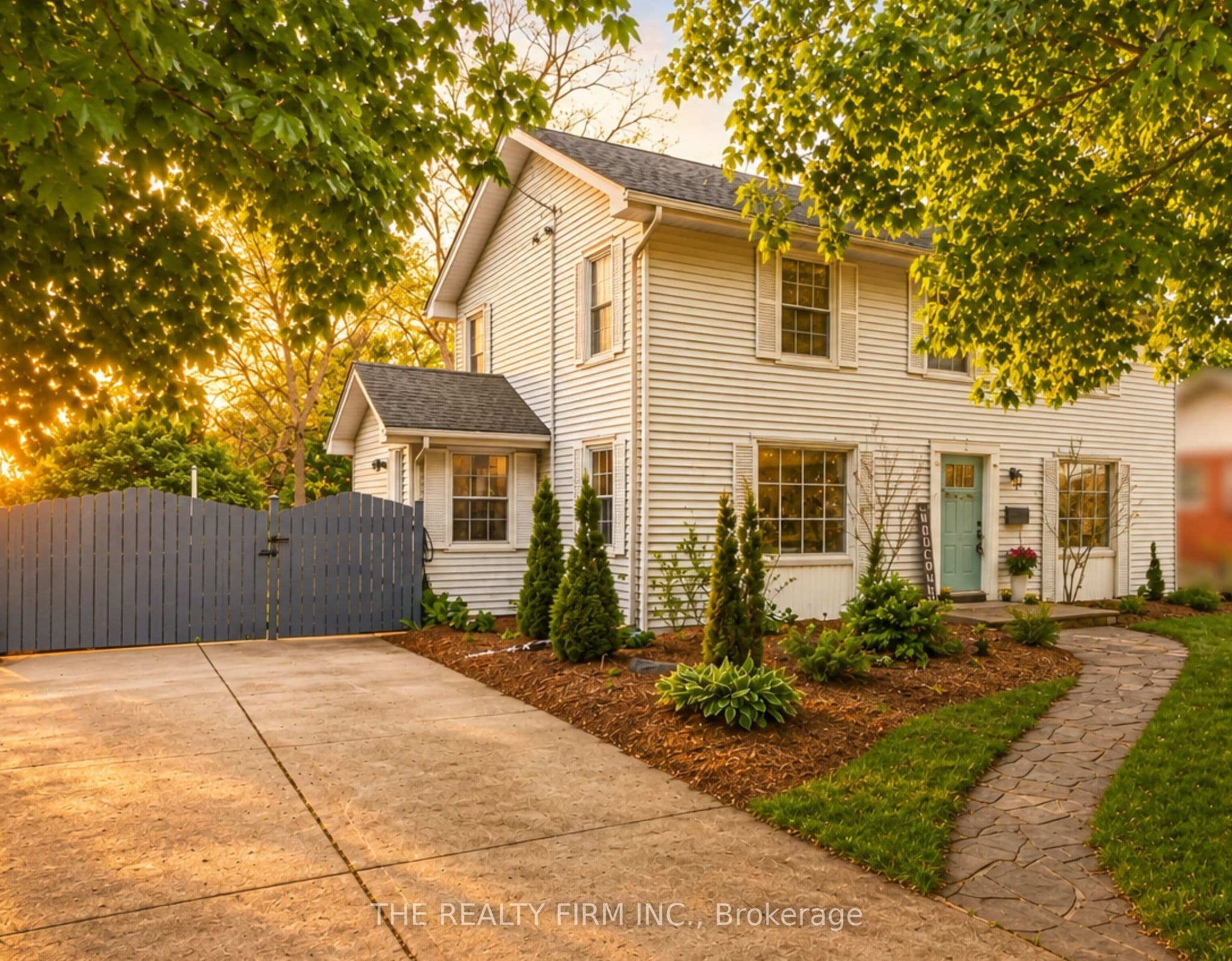 293 Carrie Street photo 1