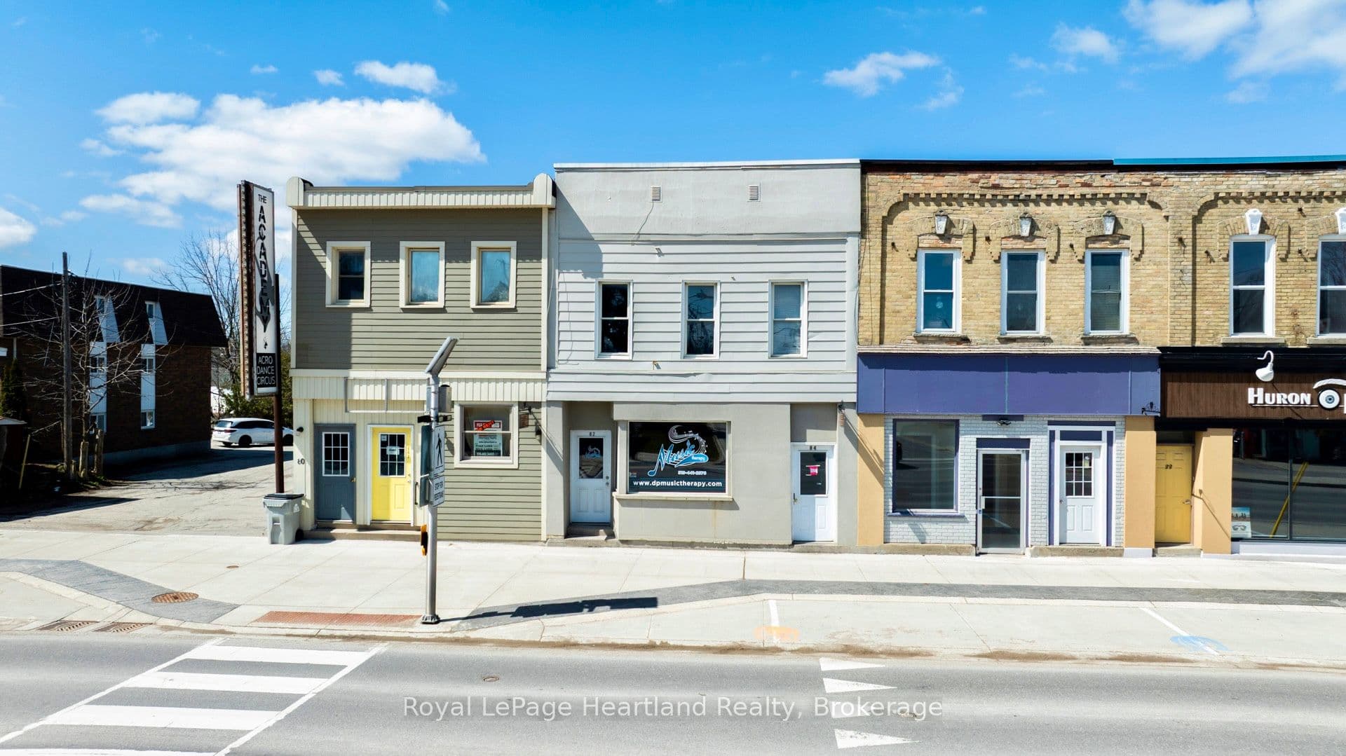 84 Albert Street photo 1