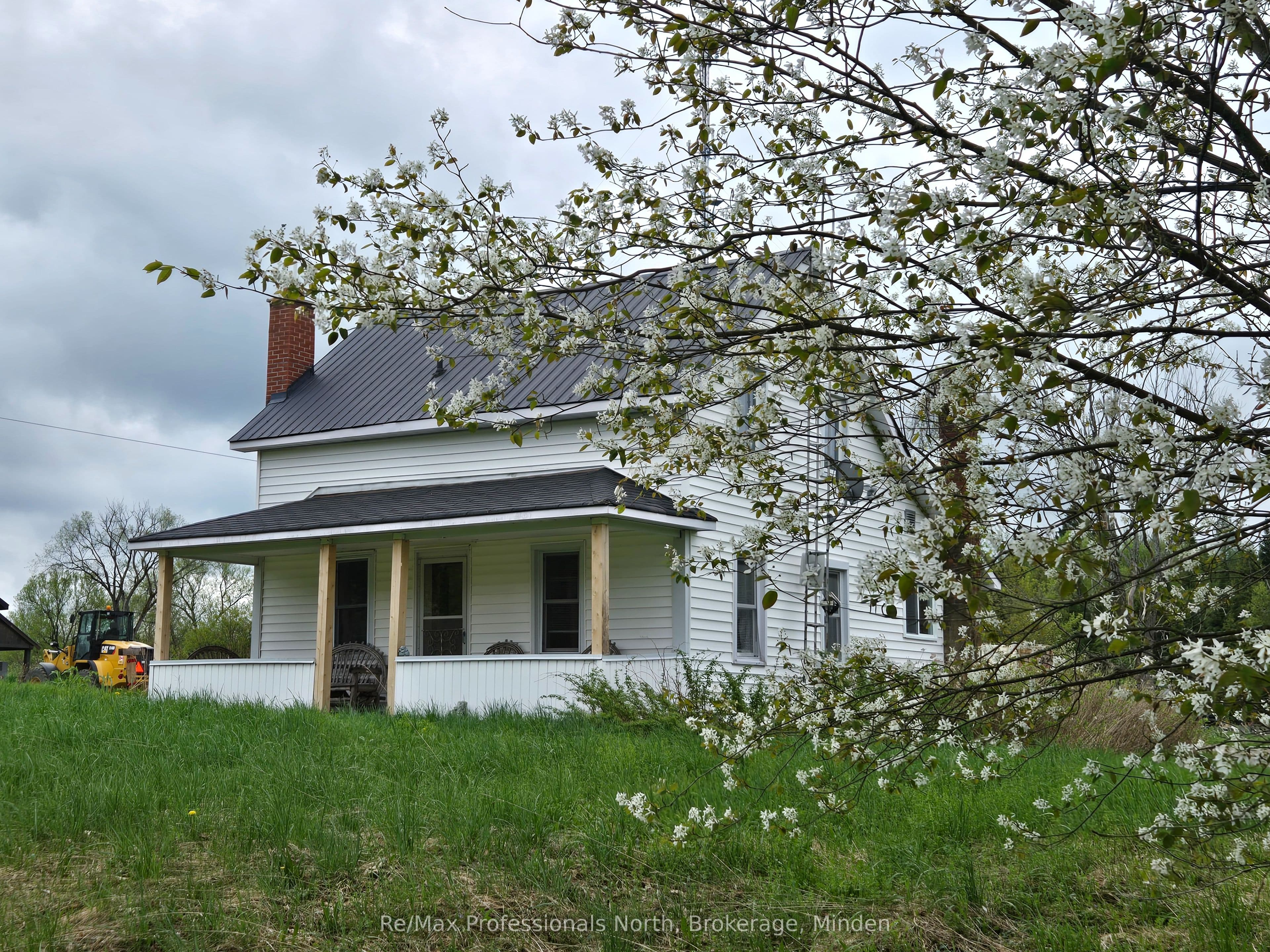 1047 MCCREA Road photo 1