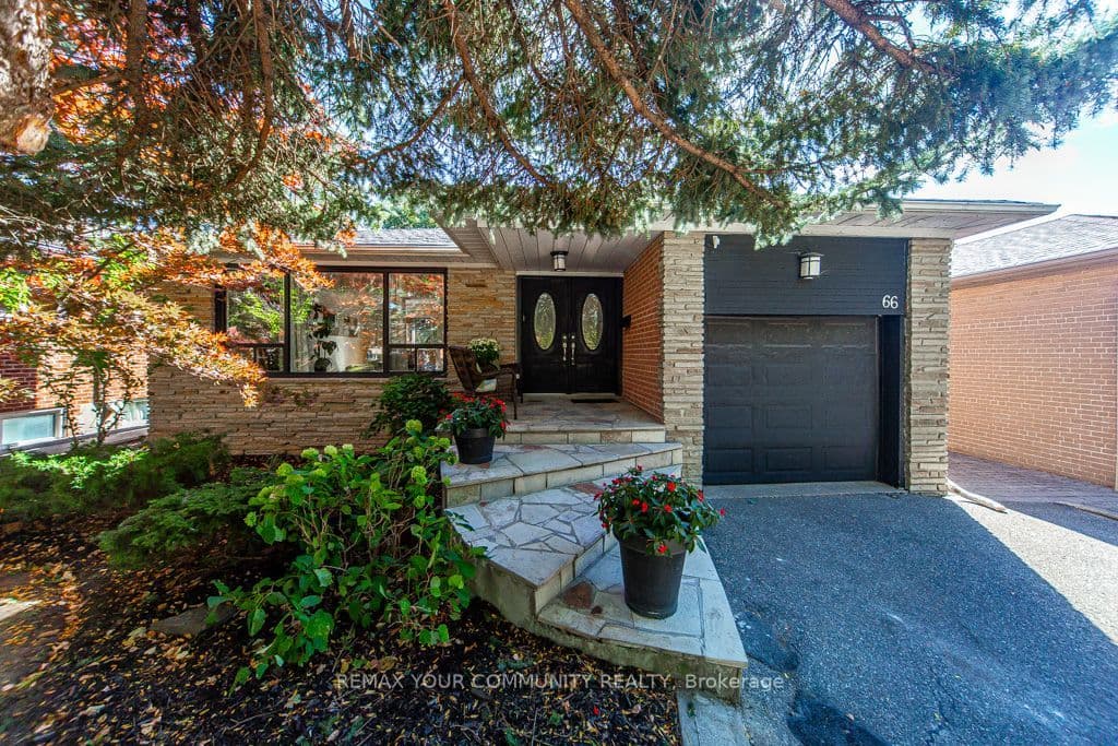 66 Decarie Circle photo 1