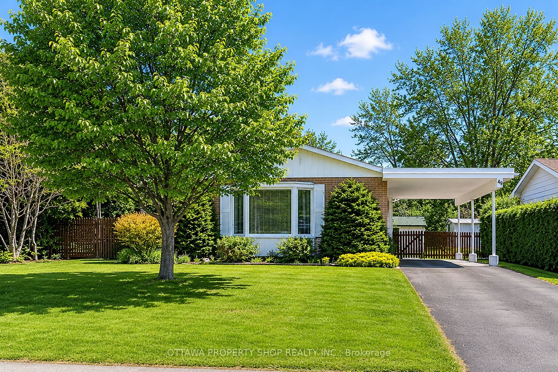 49 Country Lane photo 1