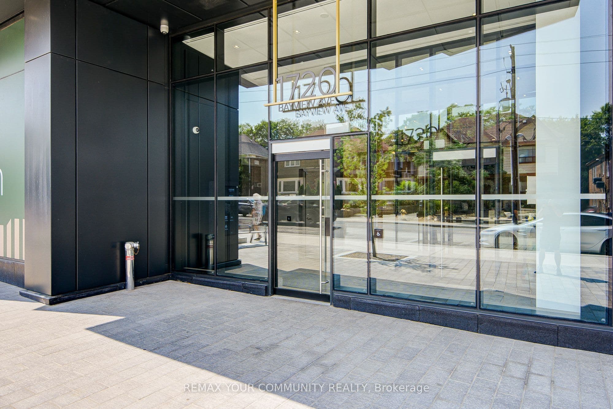 Unit 5 1720 Bayview Avenue photo 1