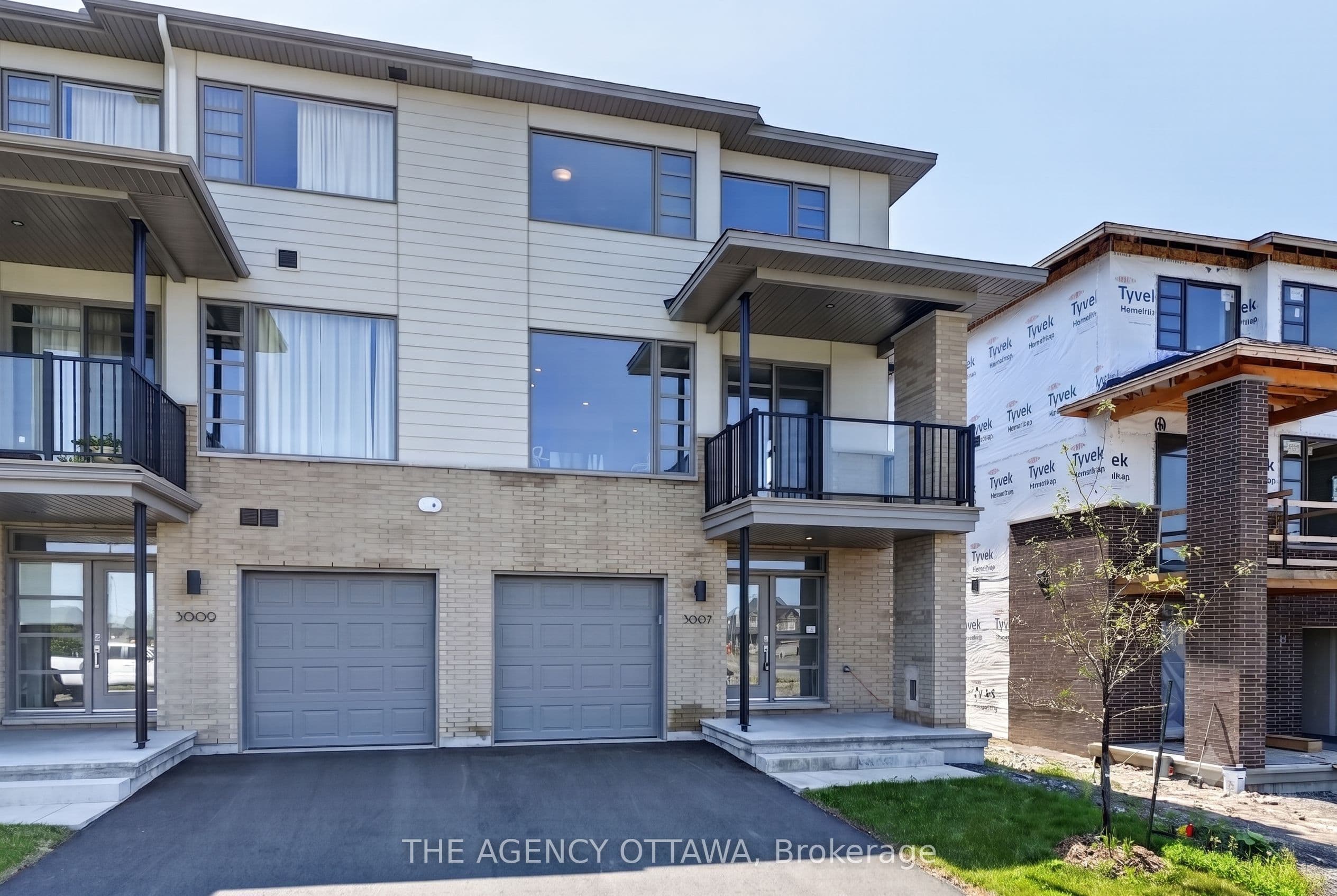 417 Daly Avenue photo 1