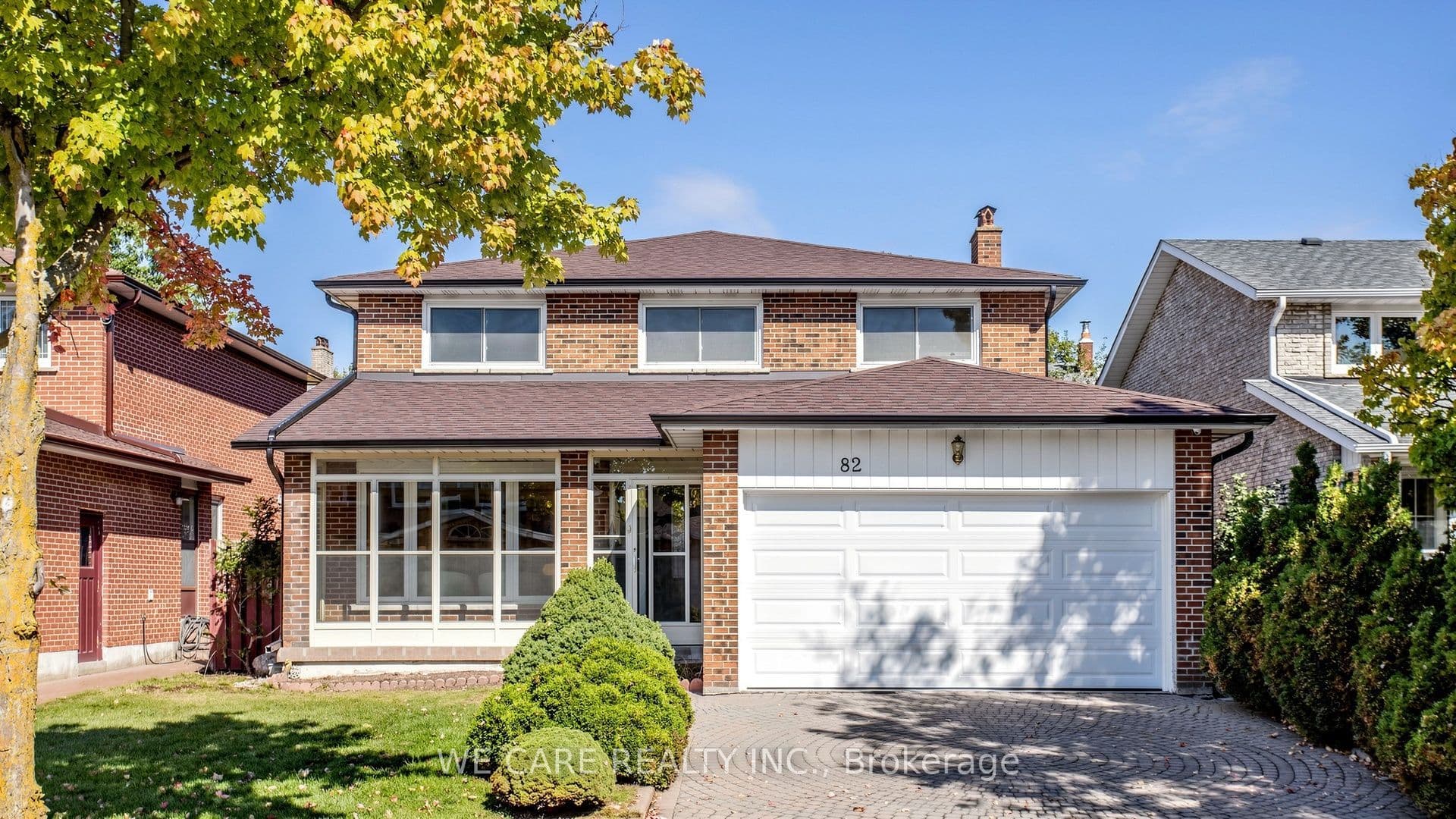 82 Barrington Crescent photo 1