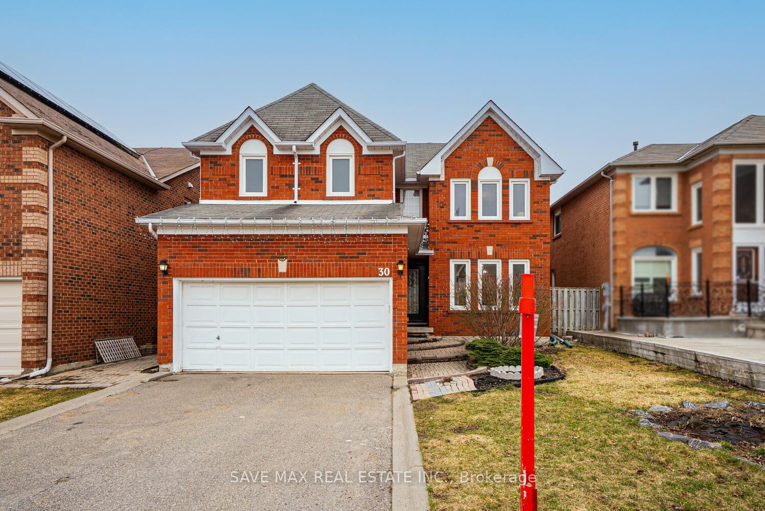 30 Adirondack Crescent photo 1