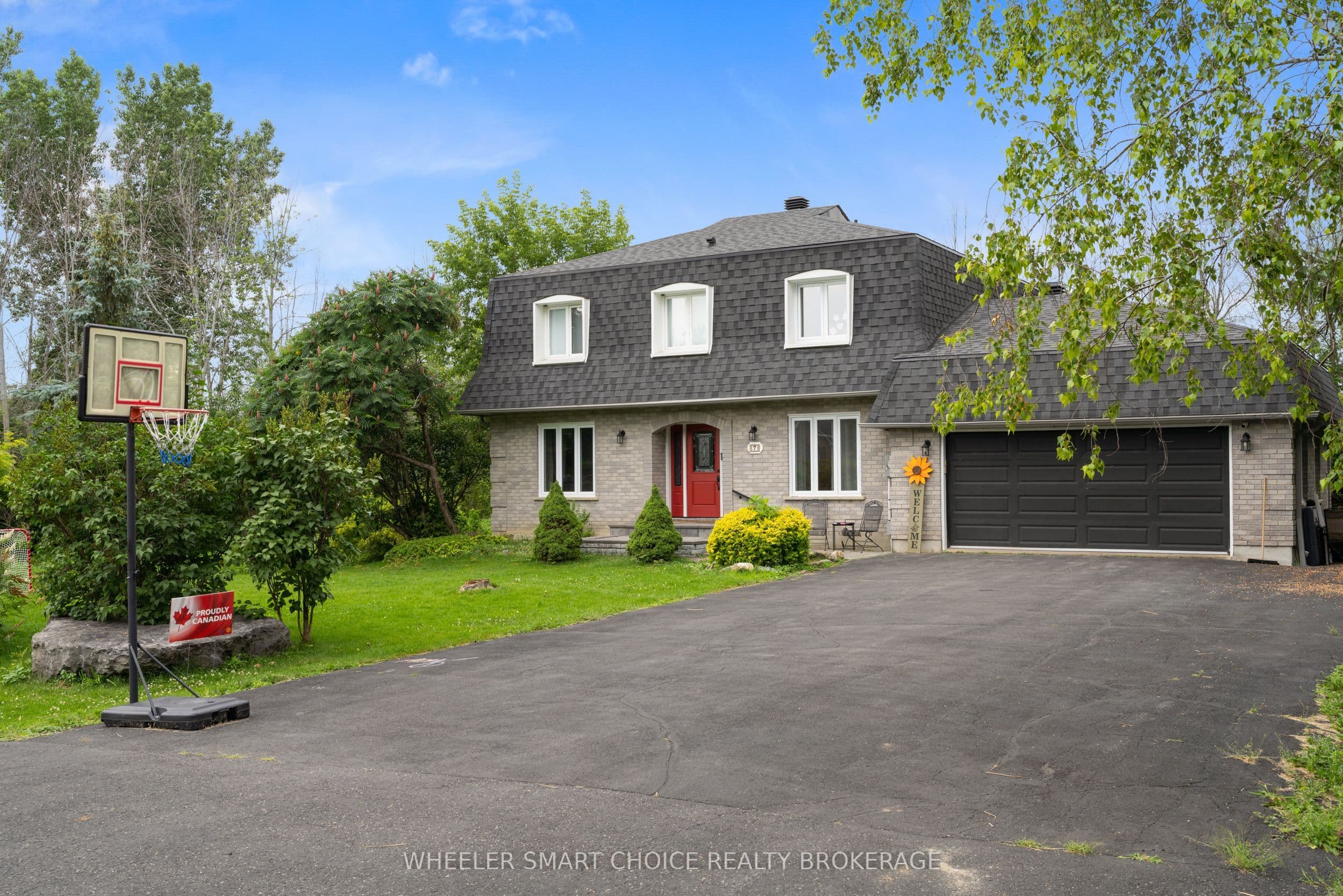 7 Loyalist Crescent photo 1