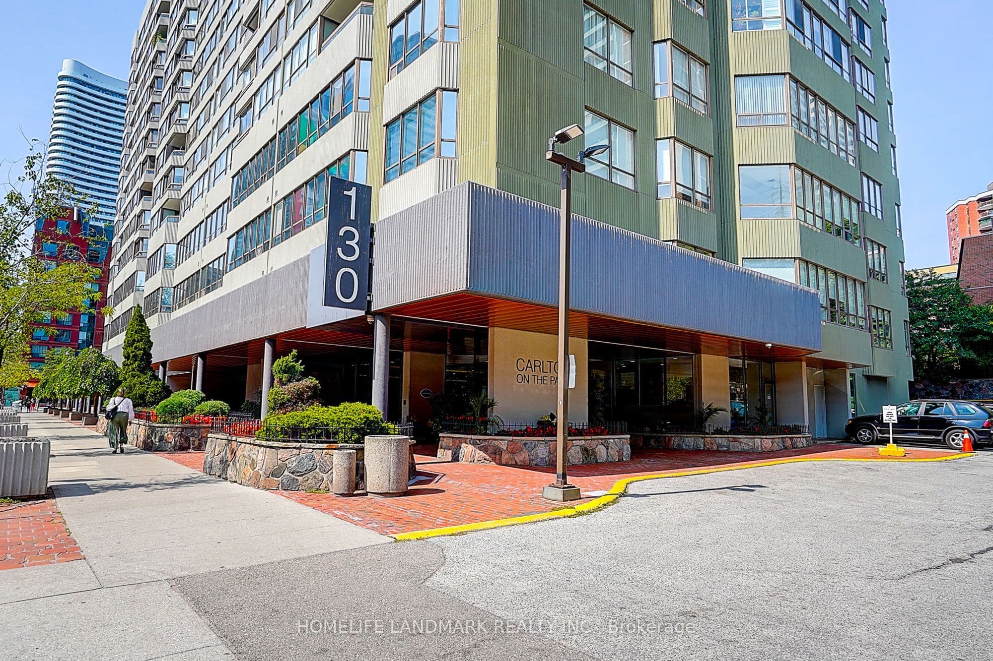 Unit 503 130 Carlton Street photo 1