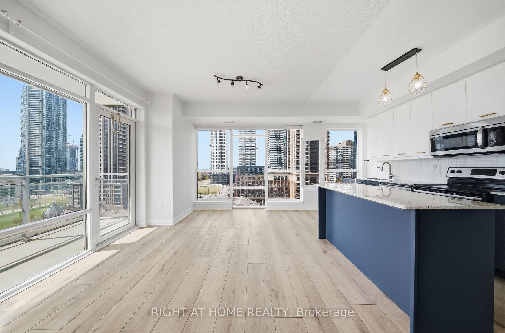 Unit 1105 365 Prince Of Wales Drive photo 1