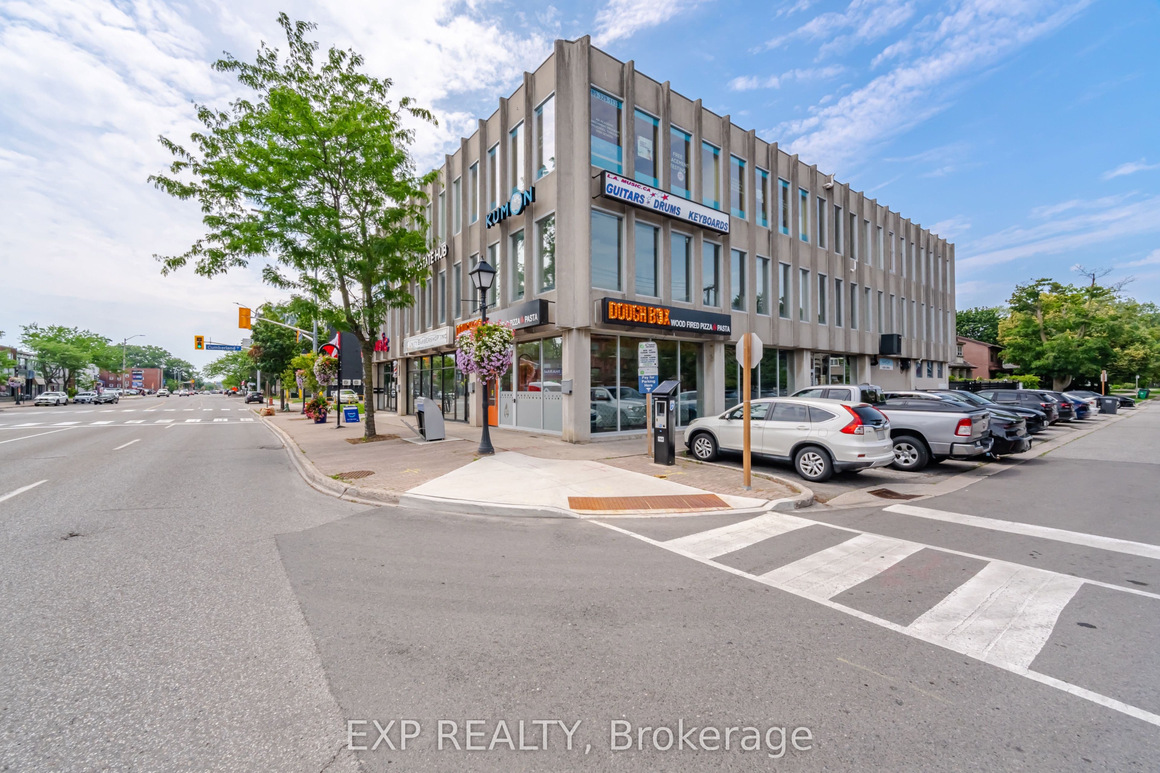 Unit Corner 230 Lakeshore Road photo 1