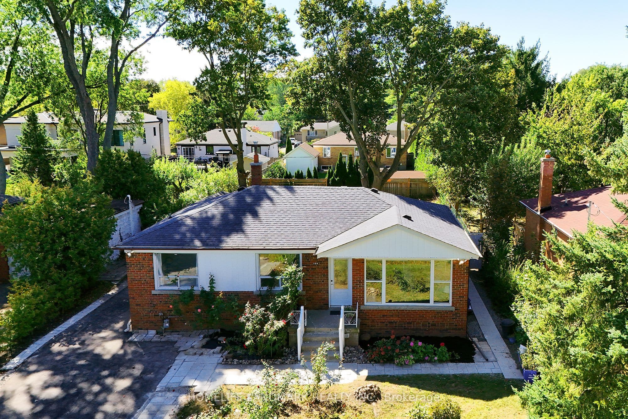 236 Southview Road photo 1