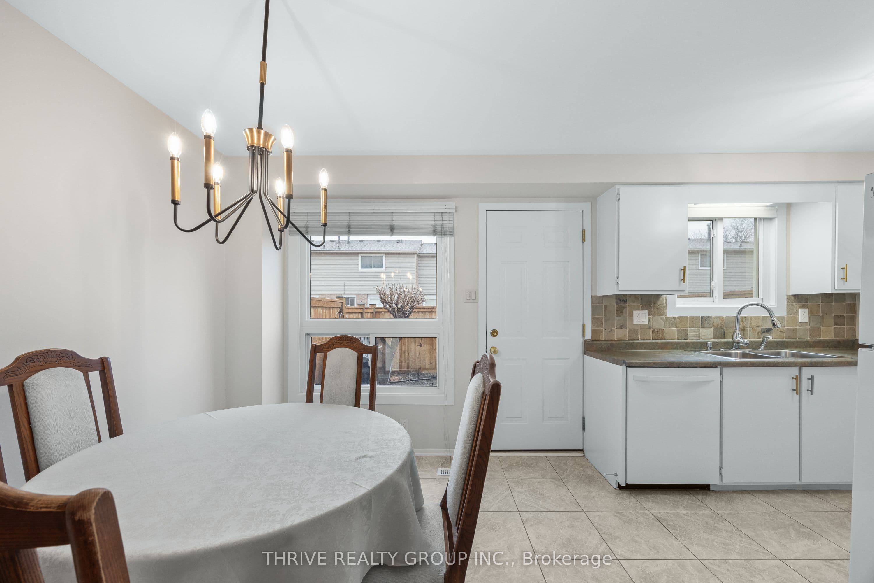 Unit 12 210 Carlyle Drive photo 1