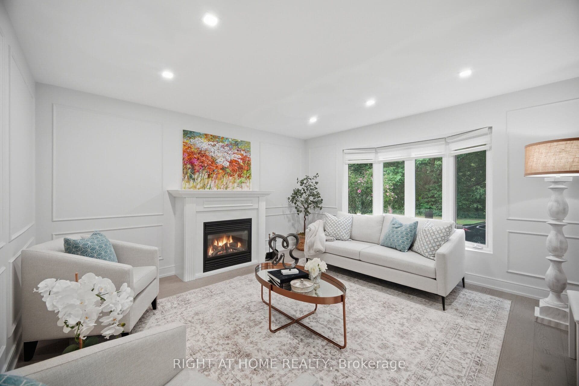 4 Simmons Crescent photo 1