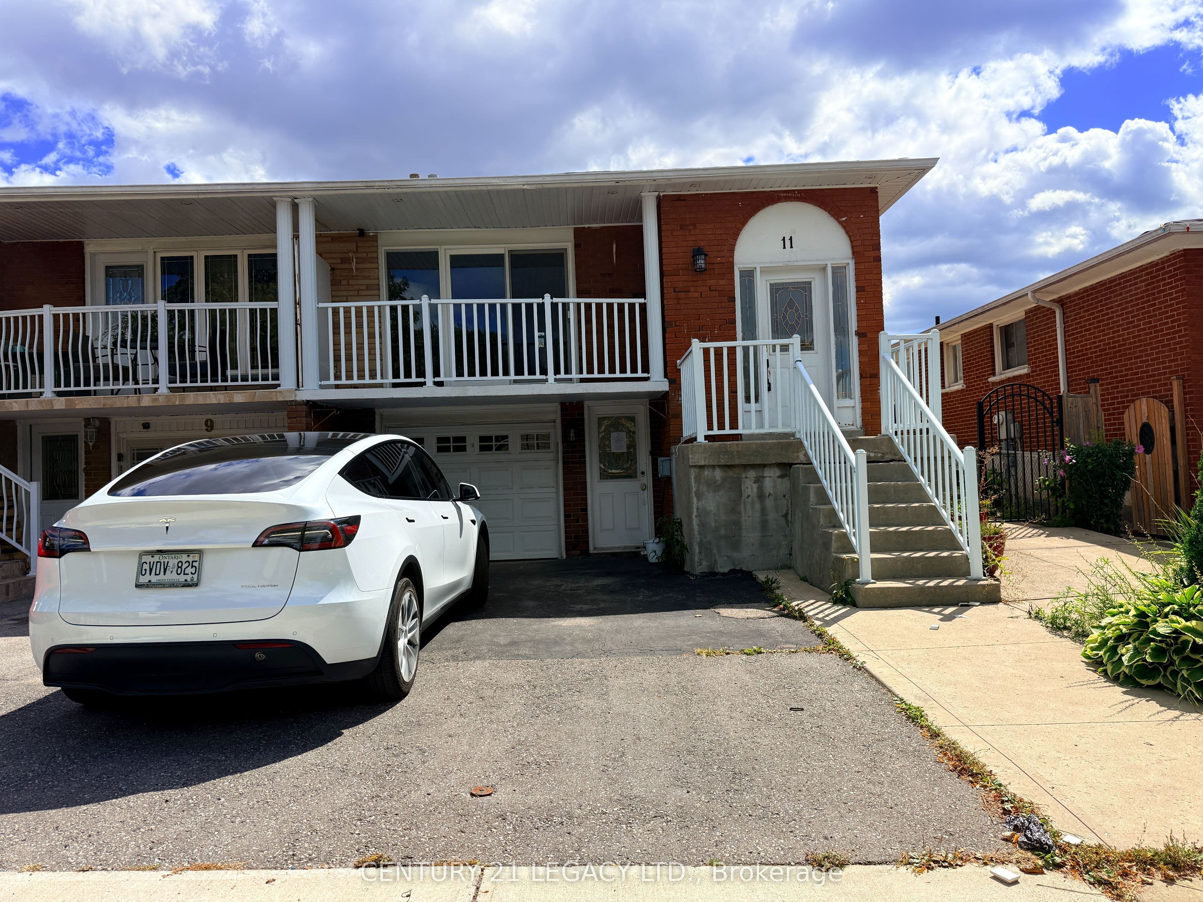 11 Tolton Drive photo 1