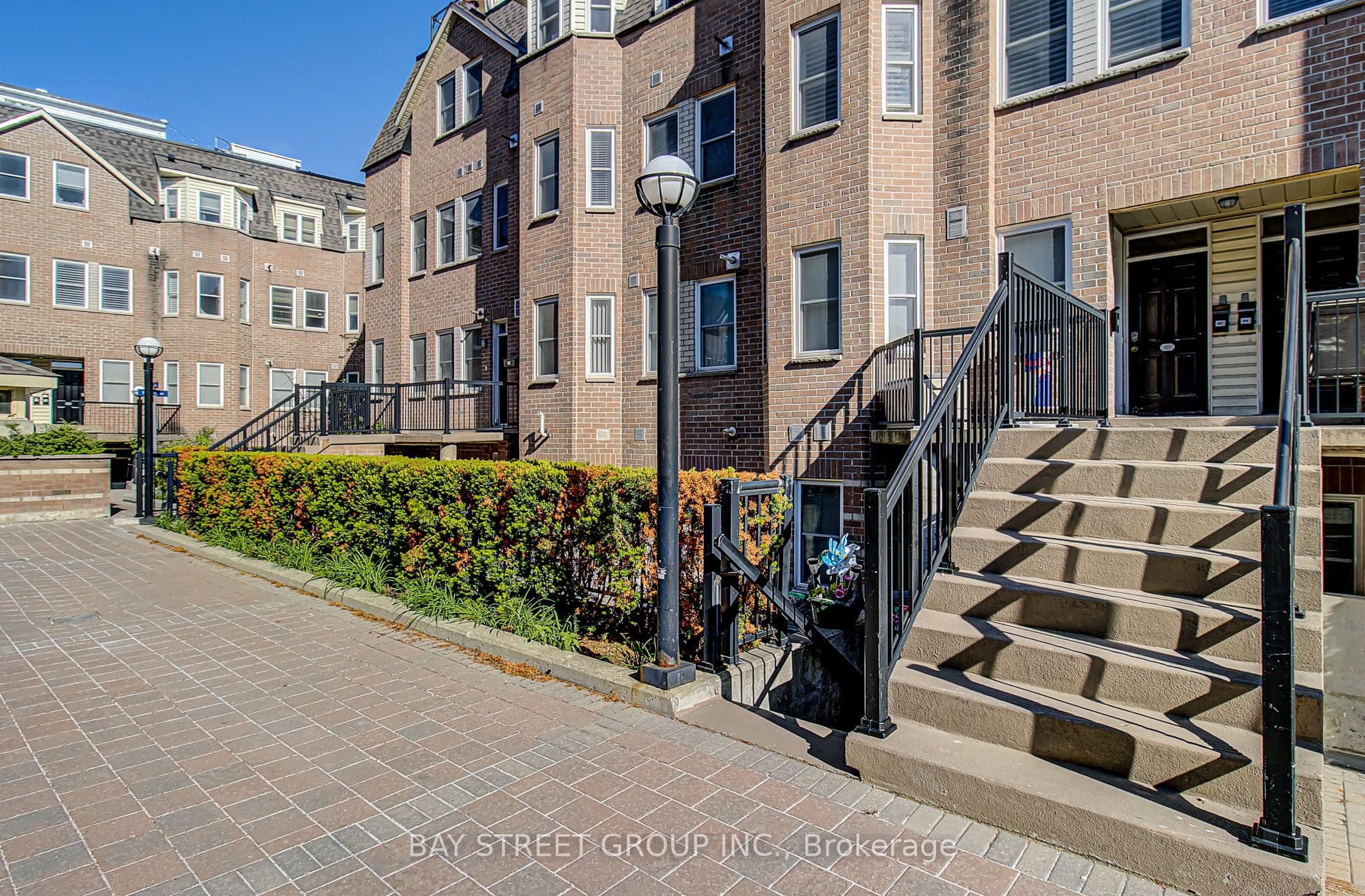 Unit 87 760 Lawrence Avenue photo 1