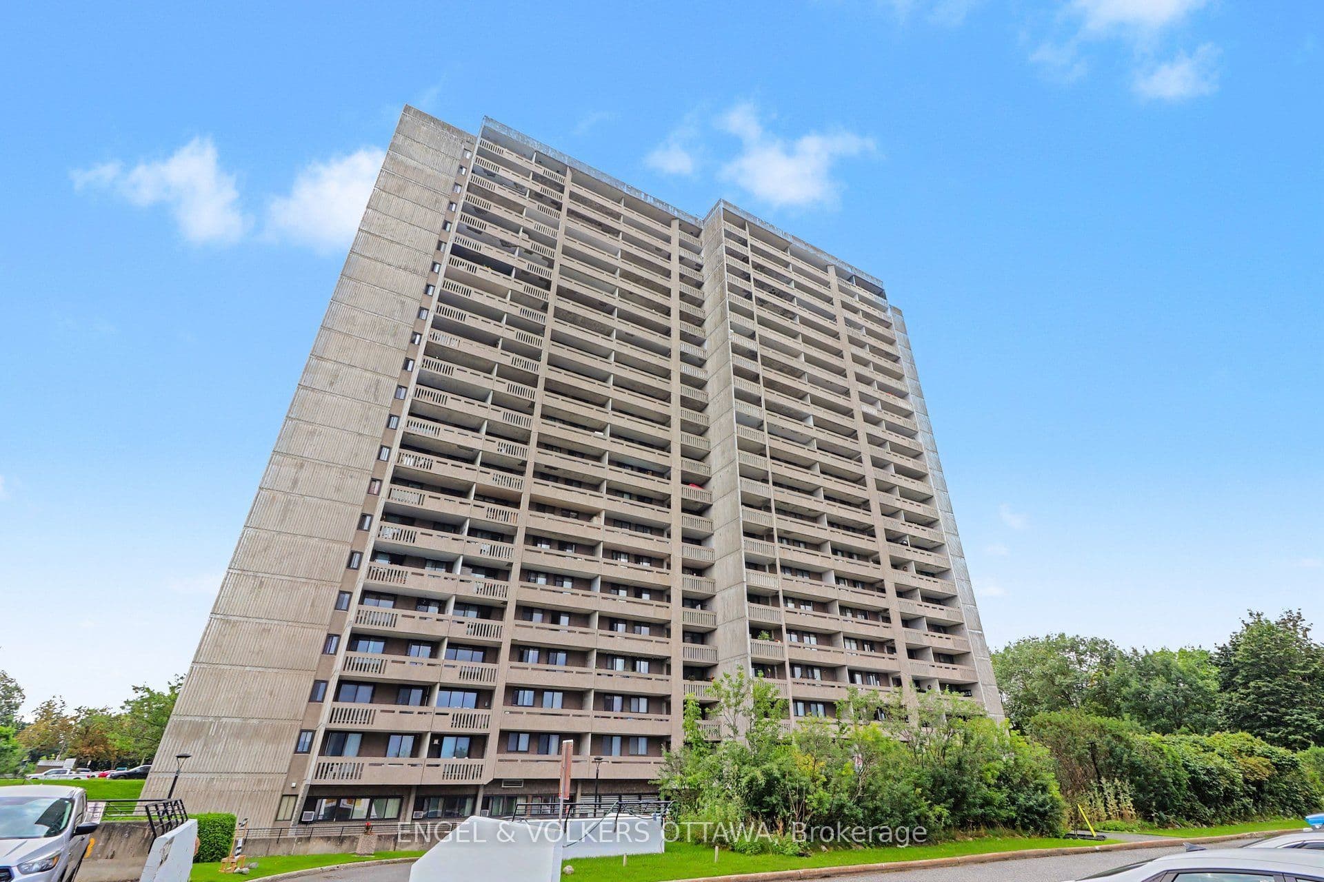 Unit 1702 415 Greenview Avenue photo 1