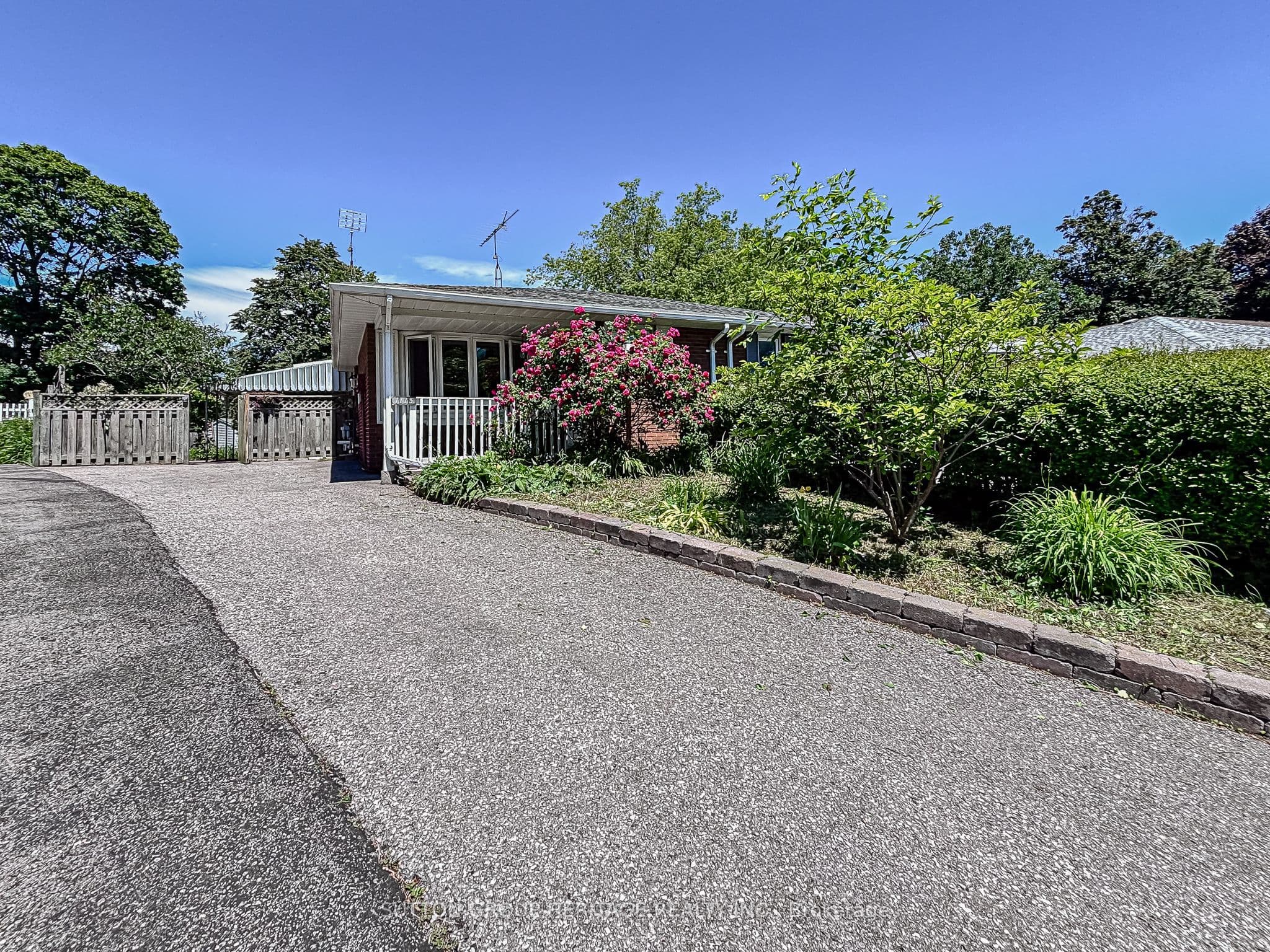 1113 Valley Court photo 1