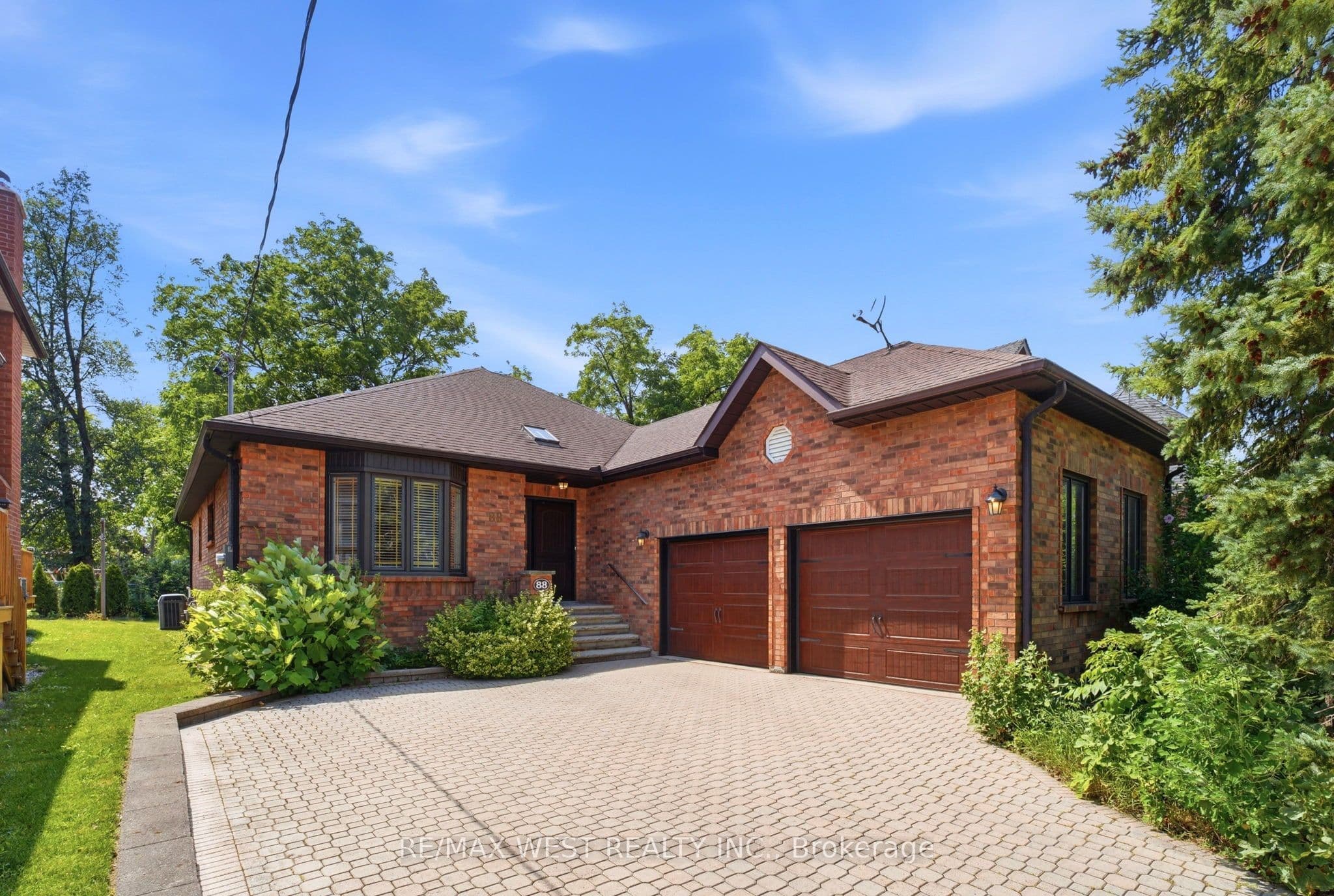 88 Riverdale Drive photo 1