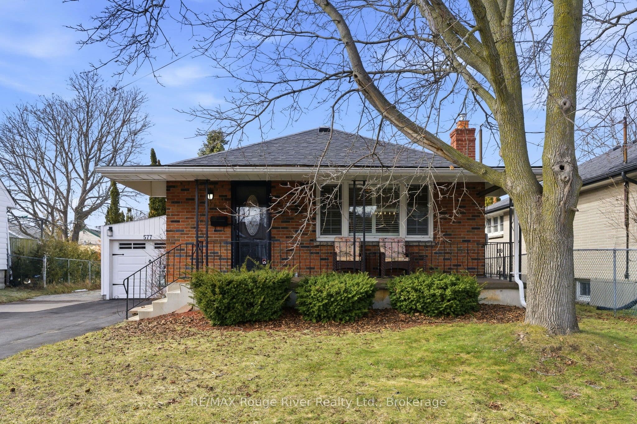577 Sinclair Street photo 1