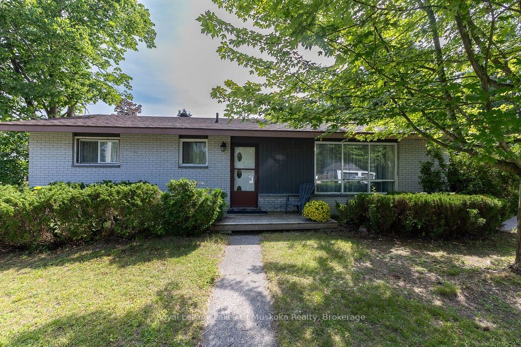 880 Sarah Street photo 1