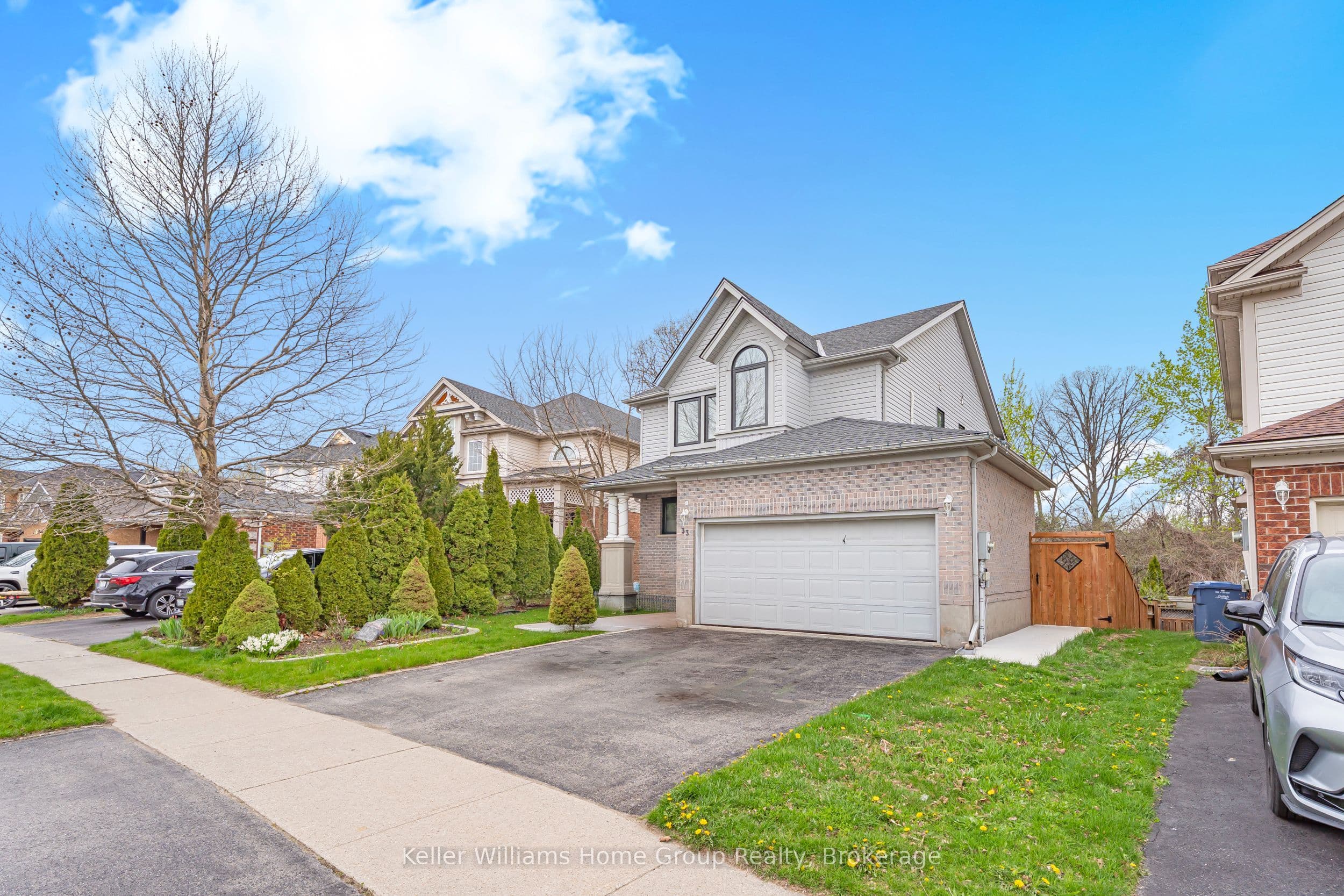 Unit Lower 33 Milson Crescent photo 1