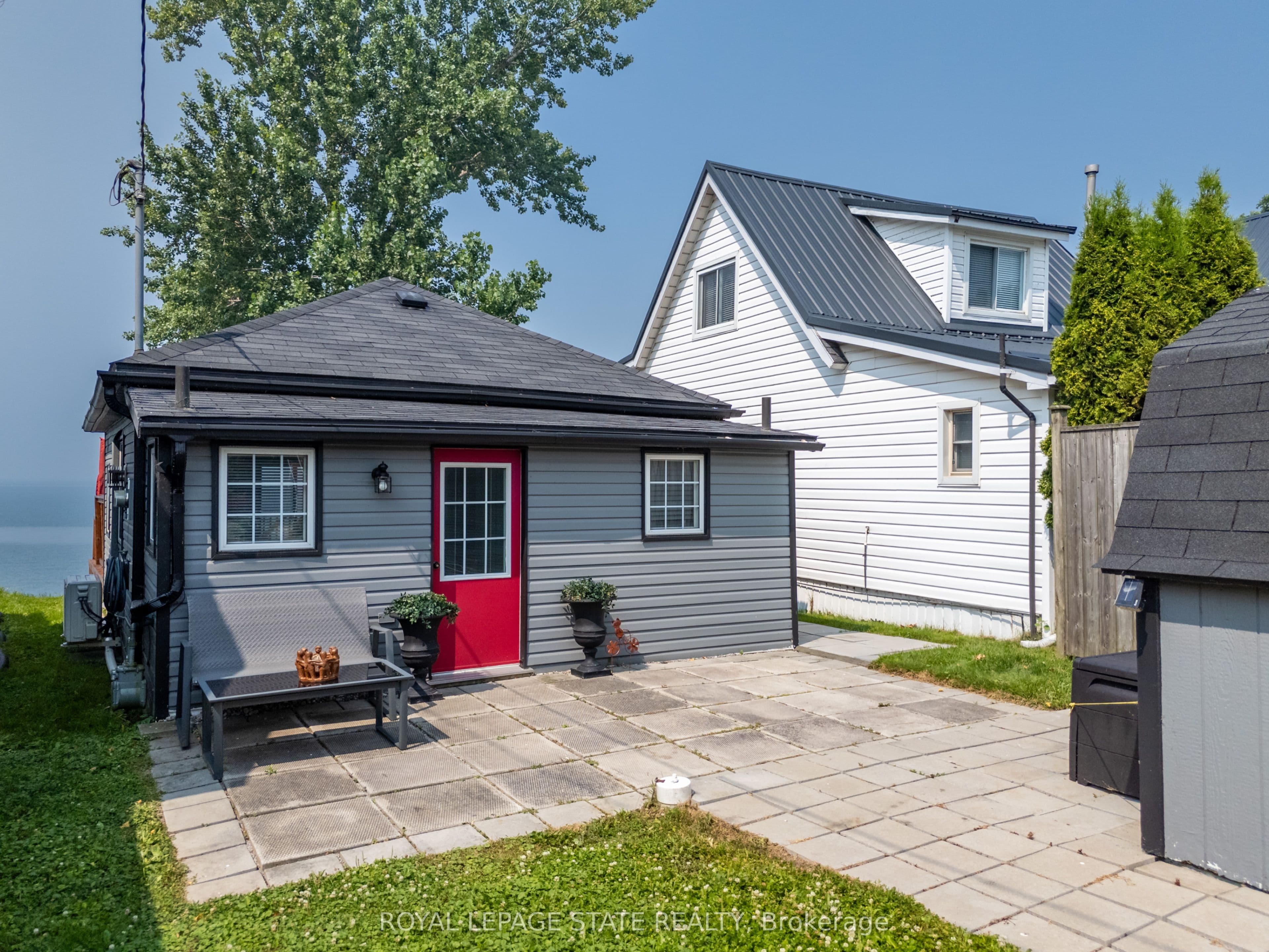 6 Lakeside Drive photo 1