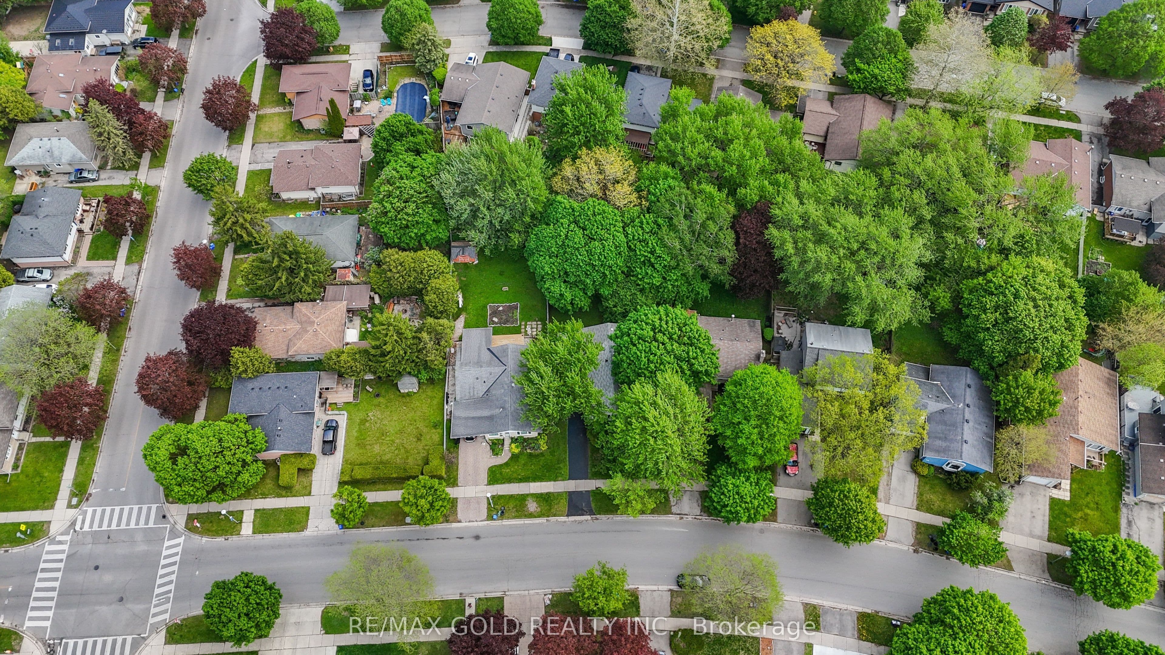 1588 Aldersbrook Road photo 1