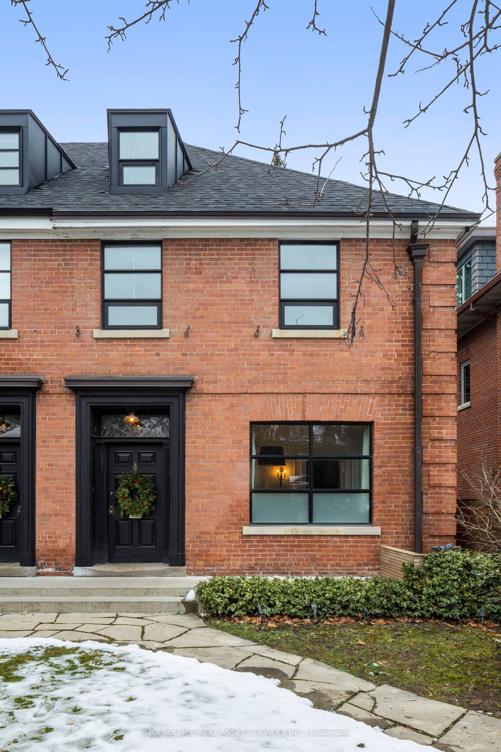 70 Crescent Road photo 1