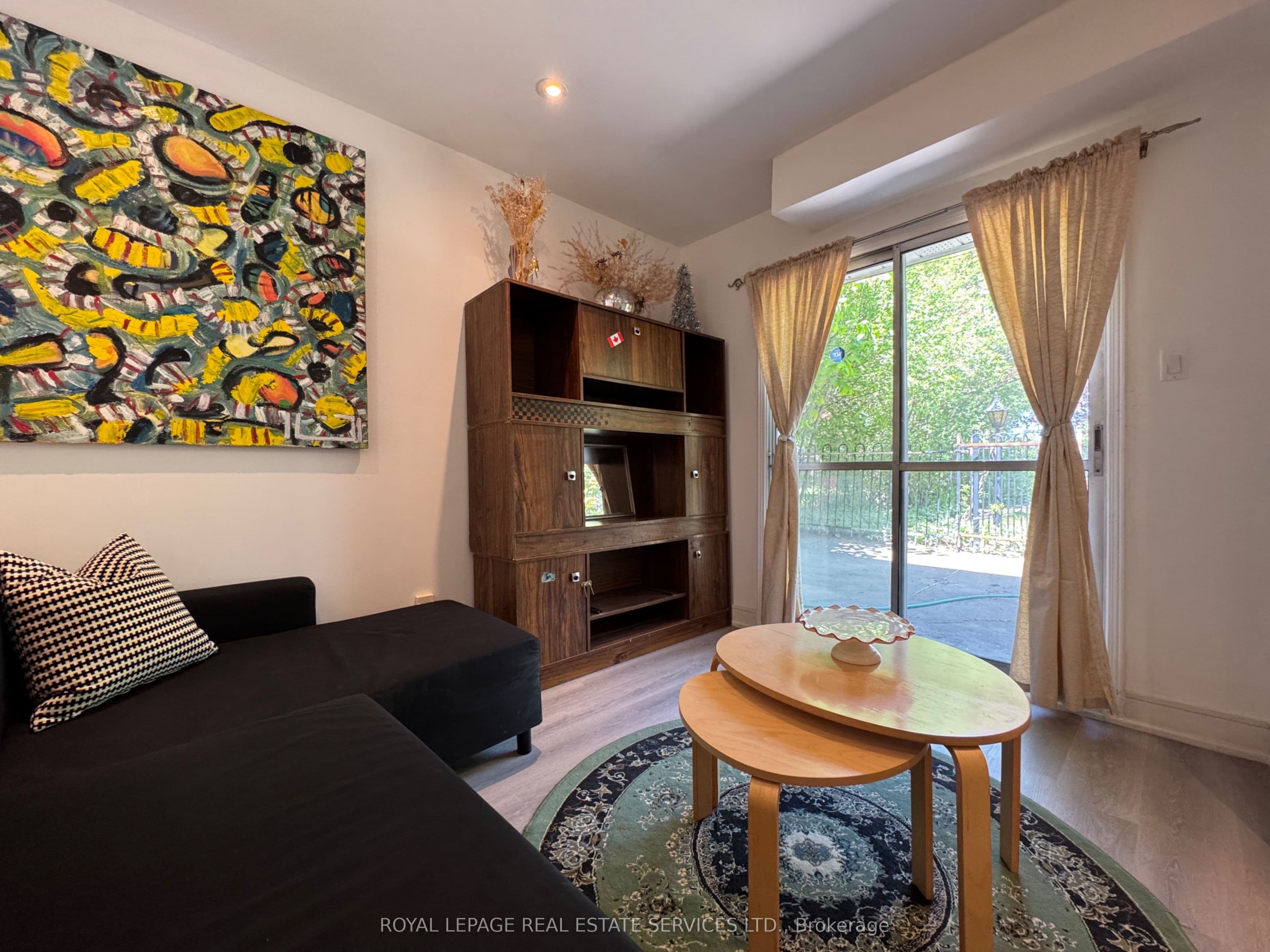134 Angus Drive photo 1