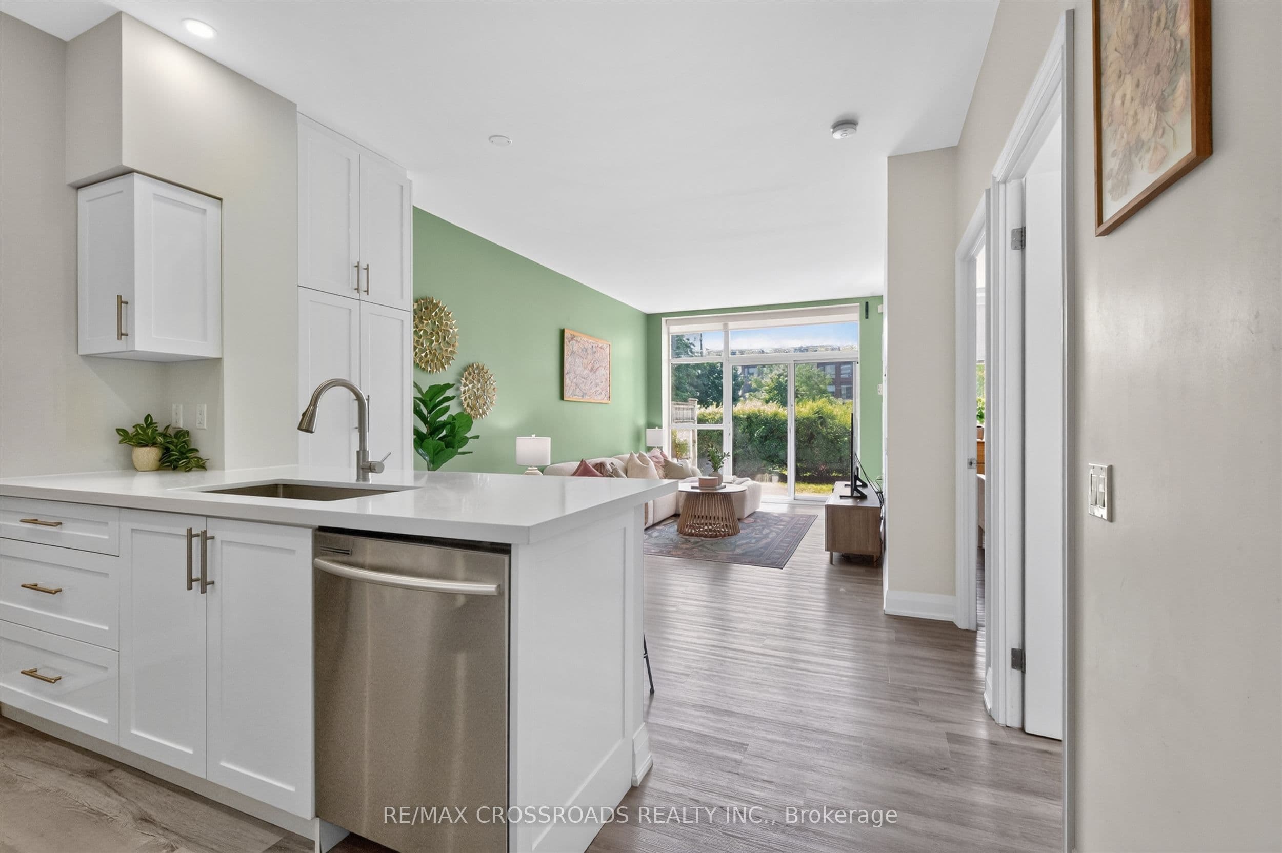 Unit 183 650 Lawrence Avenue photo 1