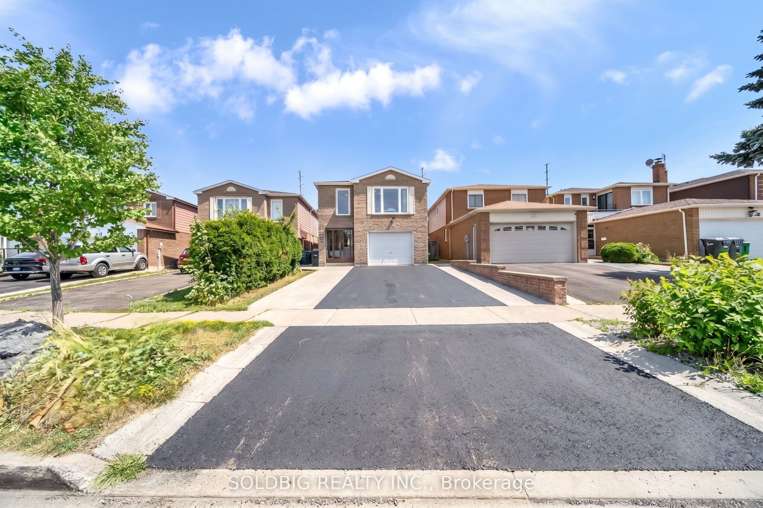 76 Banting Crescent photo 1