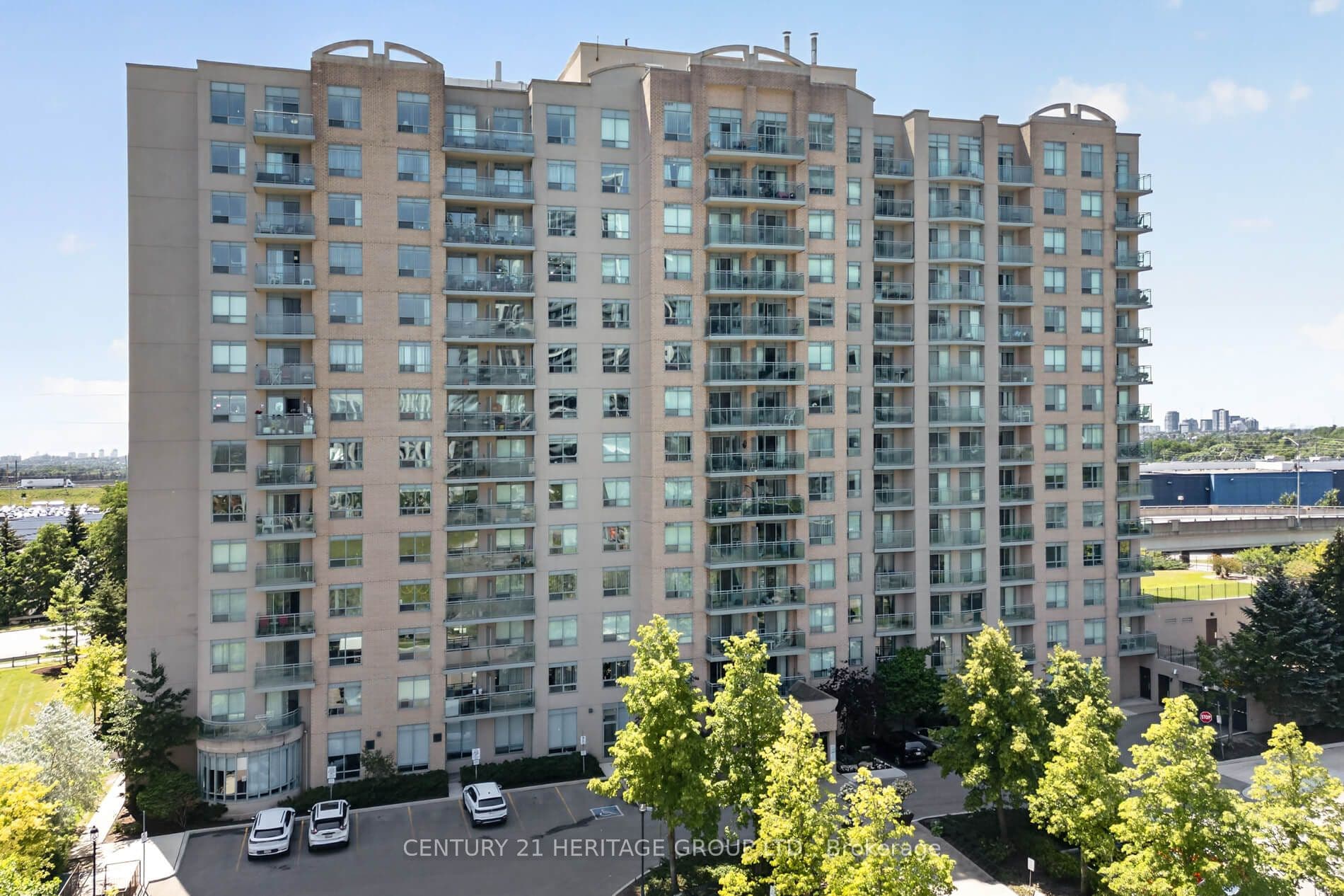 Unit 1017 39 Oneida Crescent photo 1