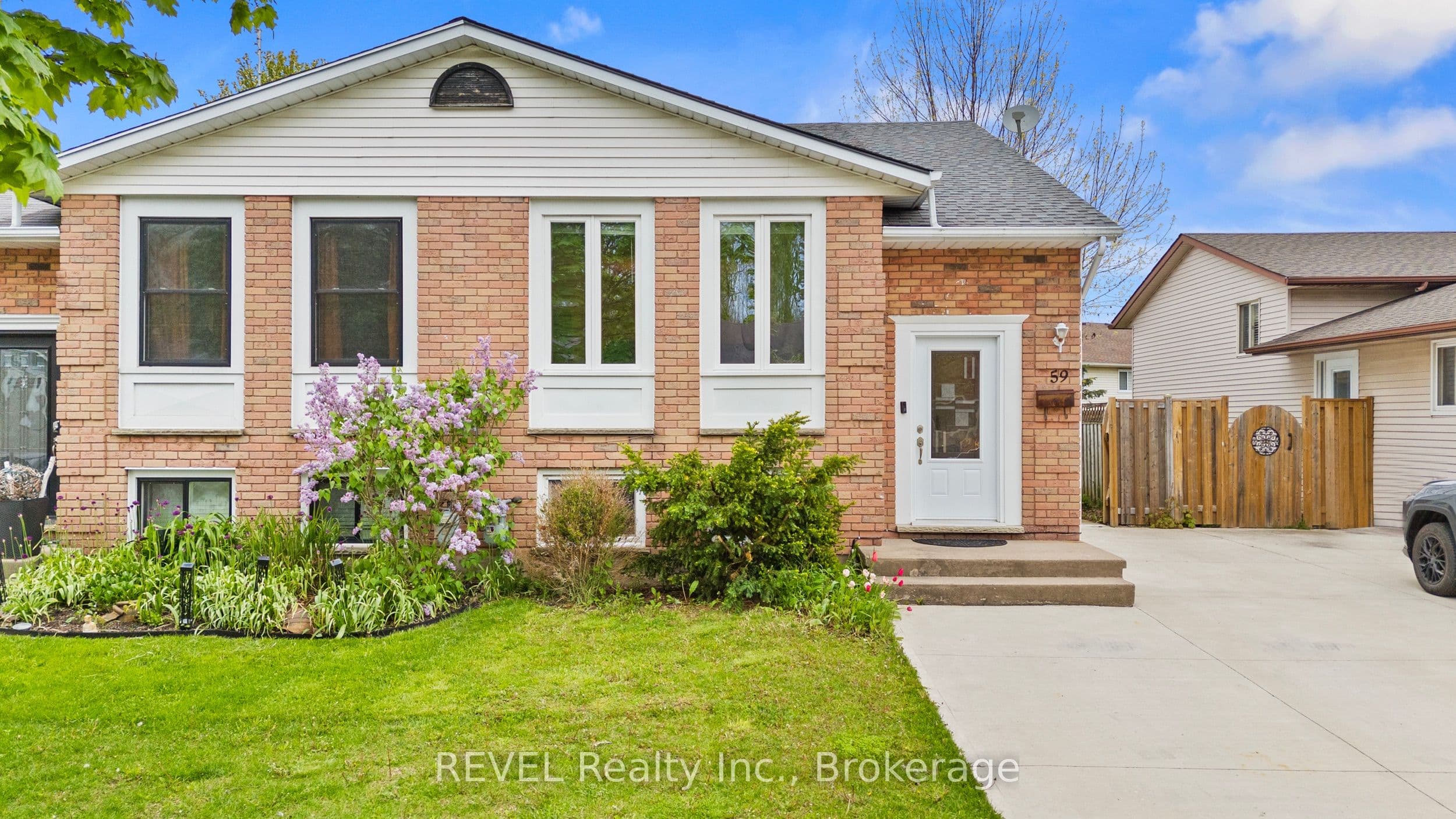 59 Terrace Avenue photo 1