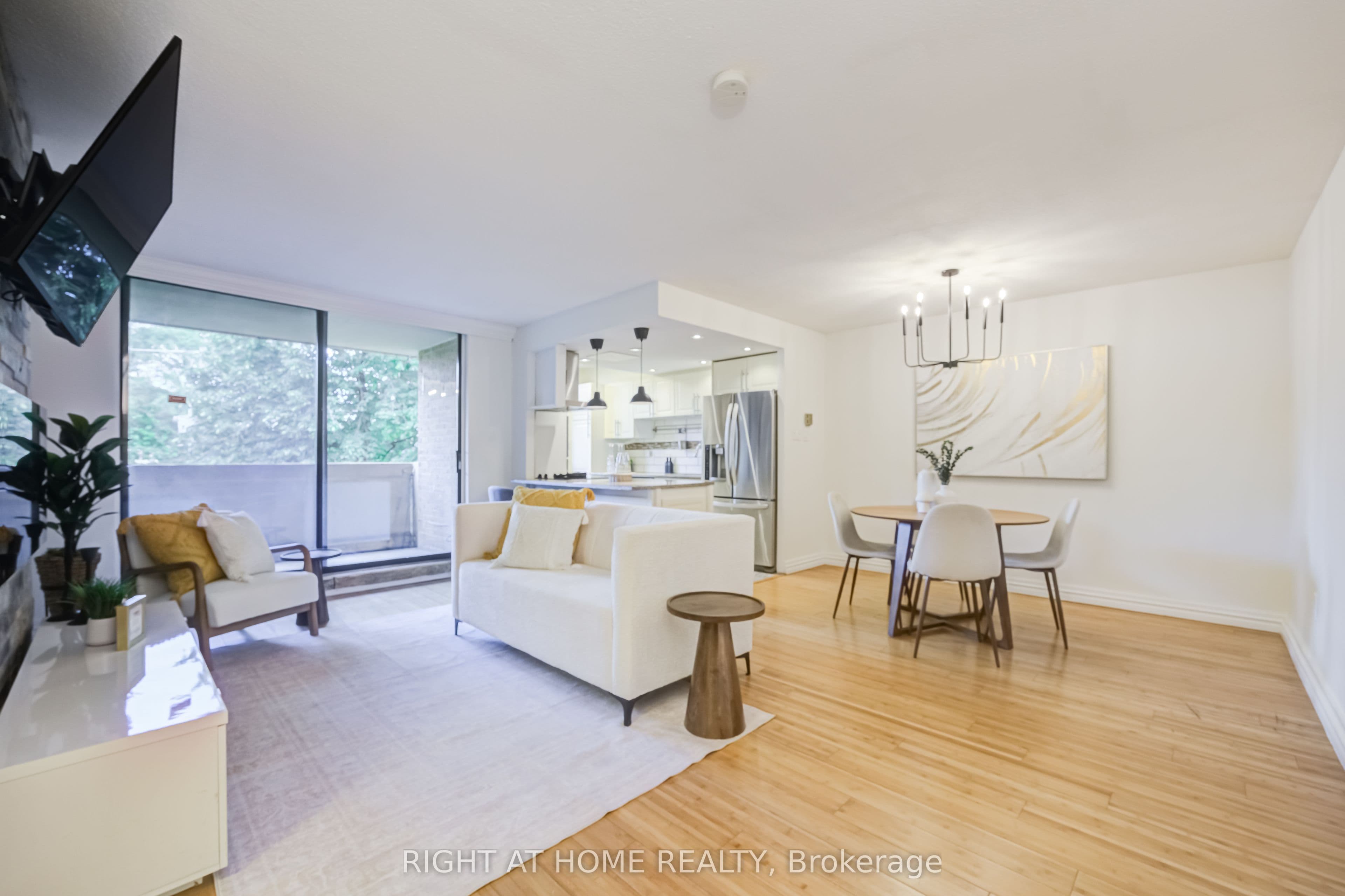 Unit 426 2645 Jane Street photo 1