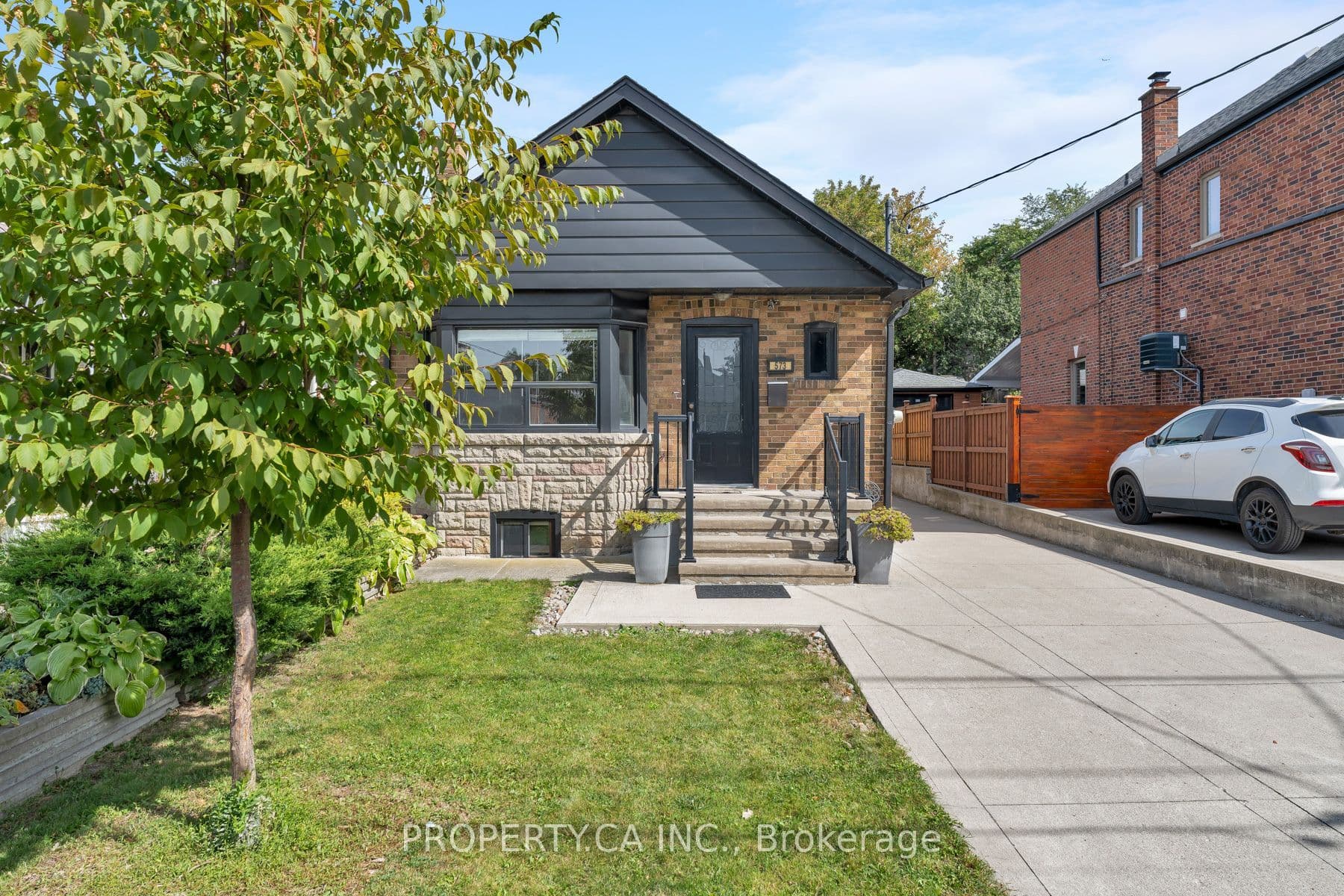 573 Northcliffe Boulevard photo 1
