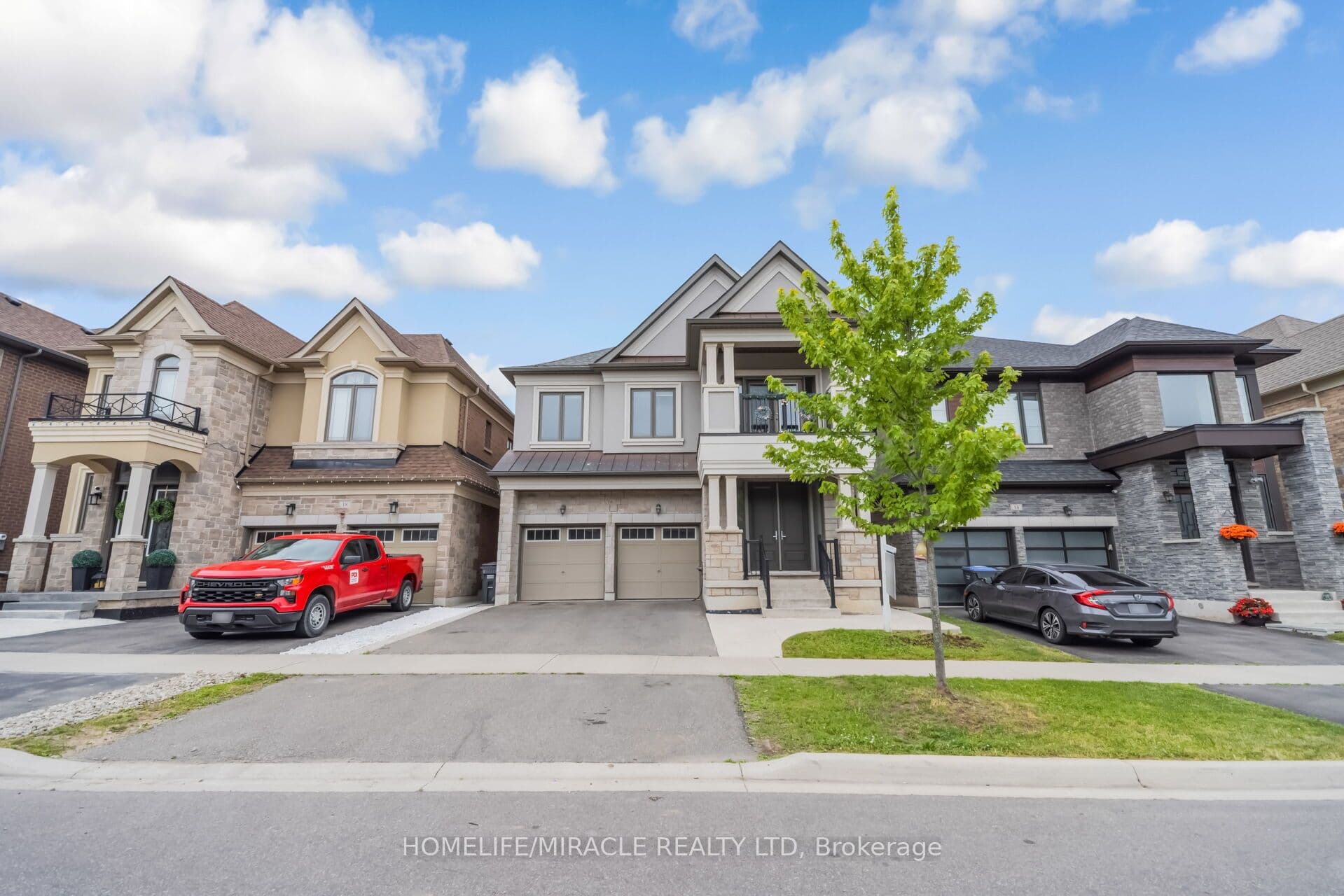 16 Lyle Way photo 1