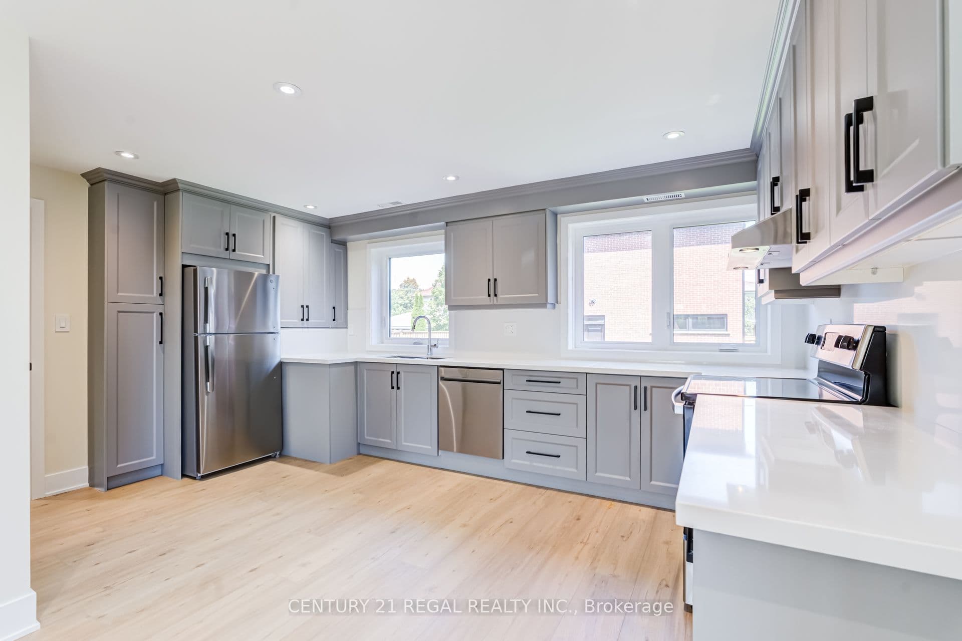Unit 3 171 Gamma Street photo 1