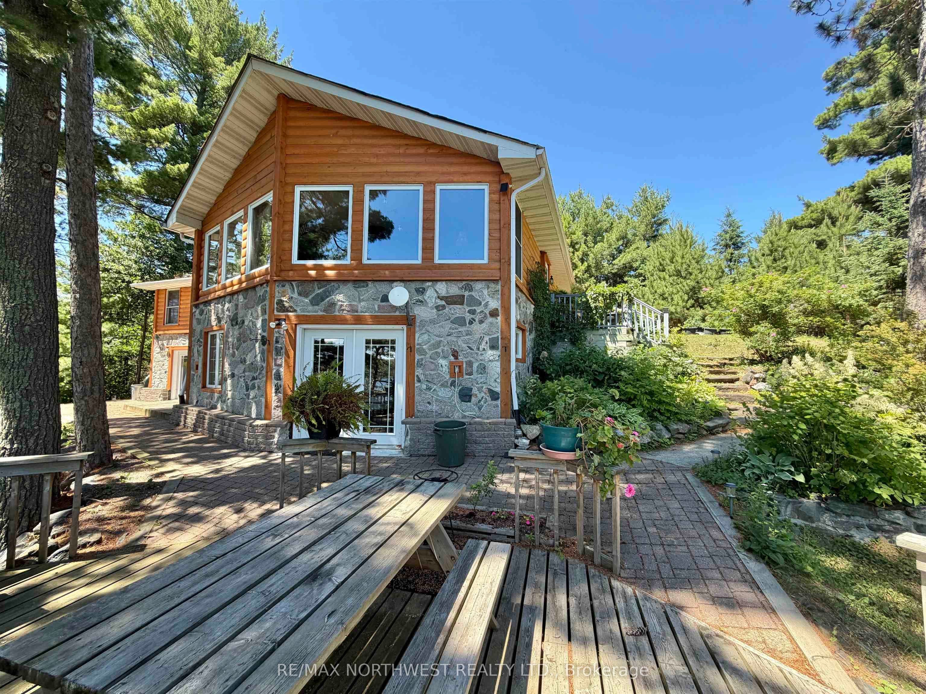 543A Reef Point Road photo 1