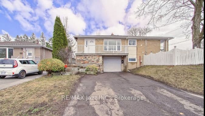 676 Mountview Place photo 1