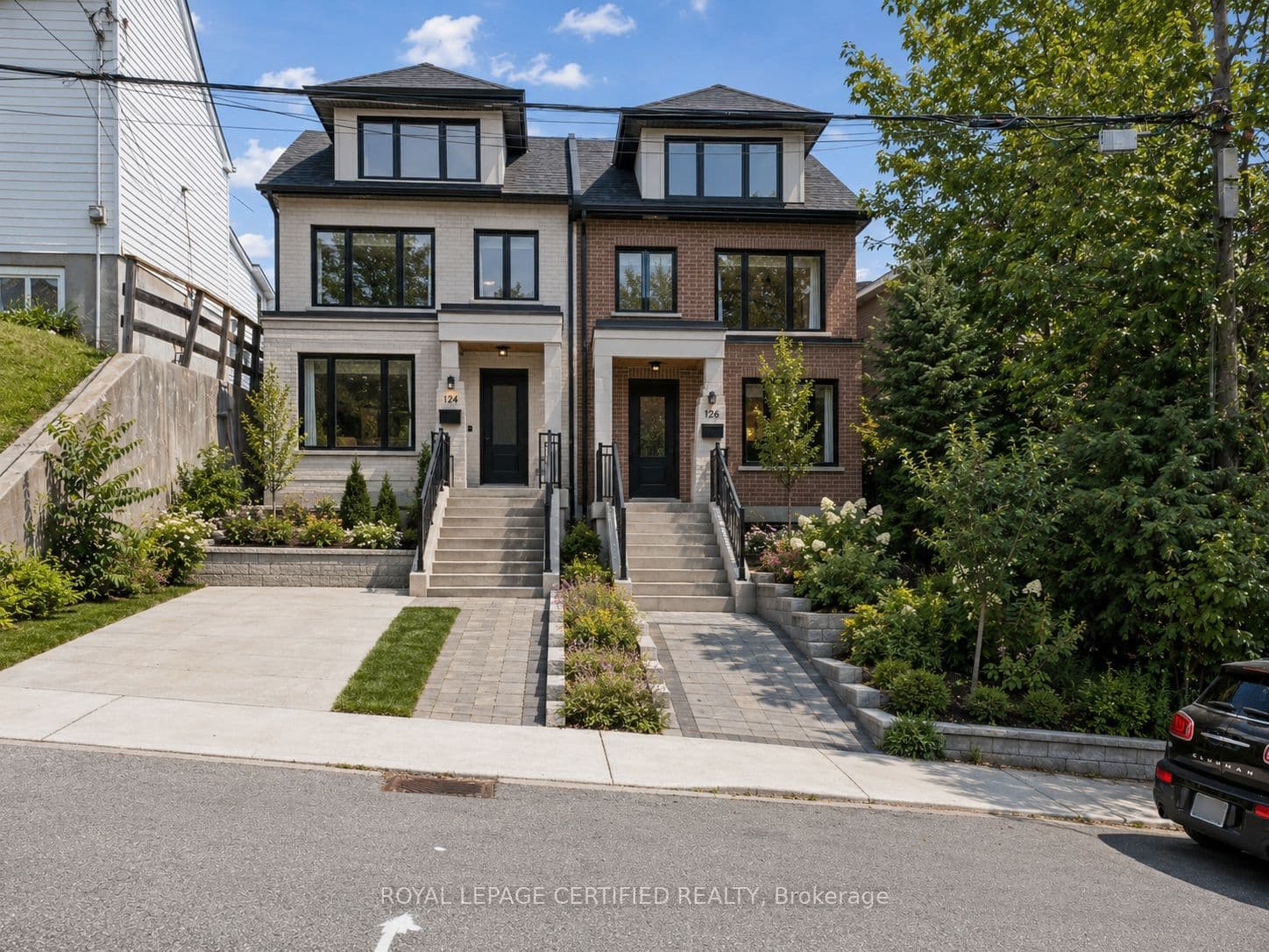 33 Donald Avenue photo 1