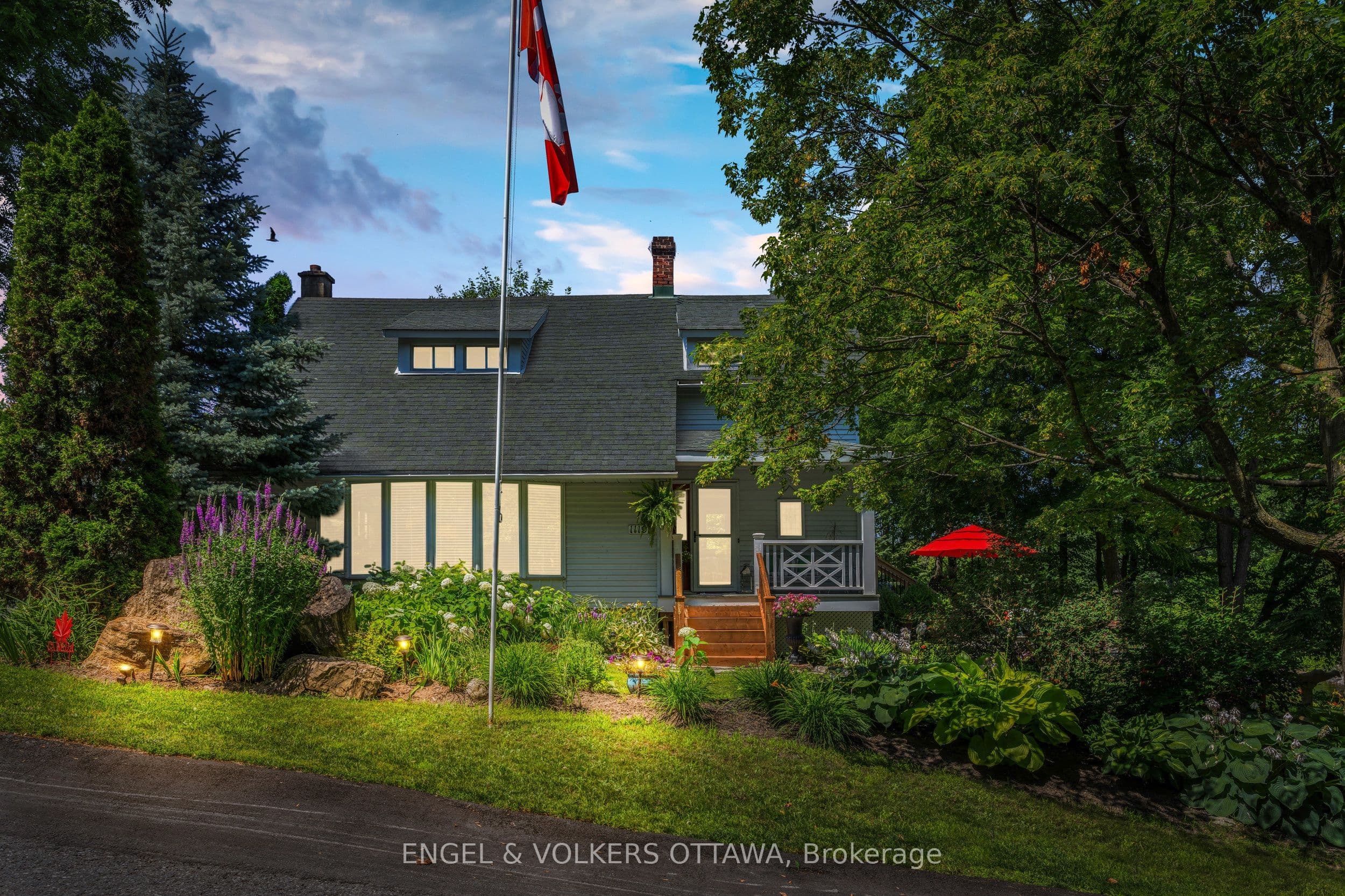 1119 Tighe Street photo 1