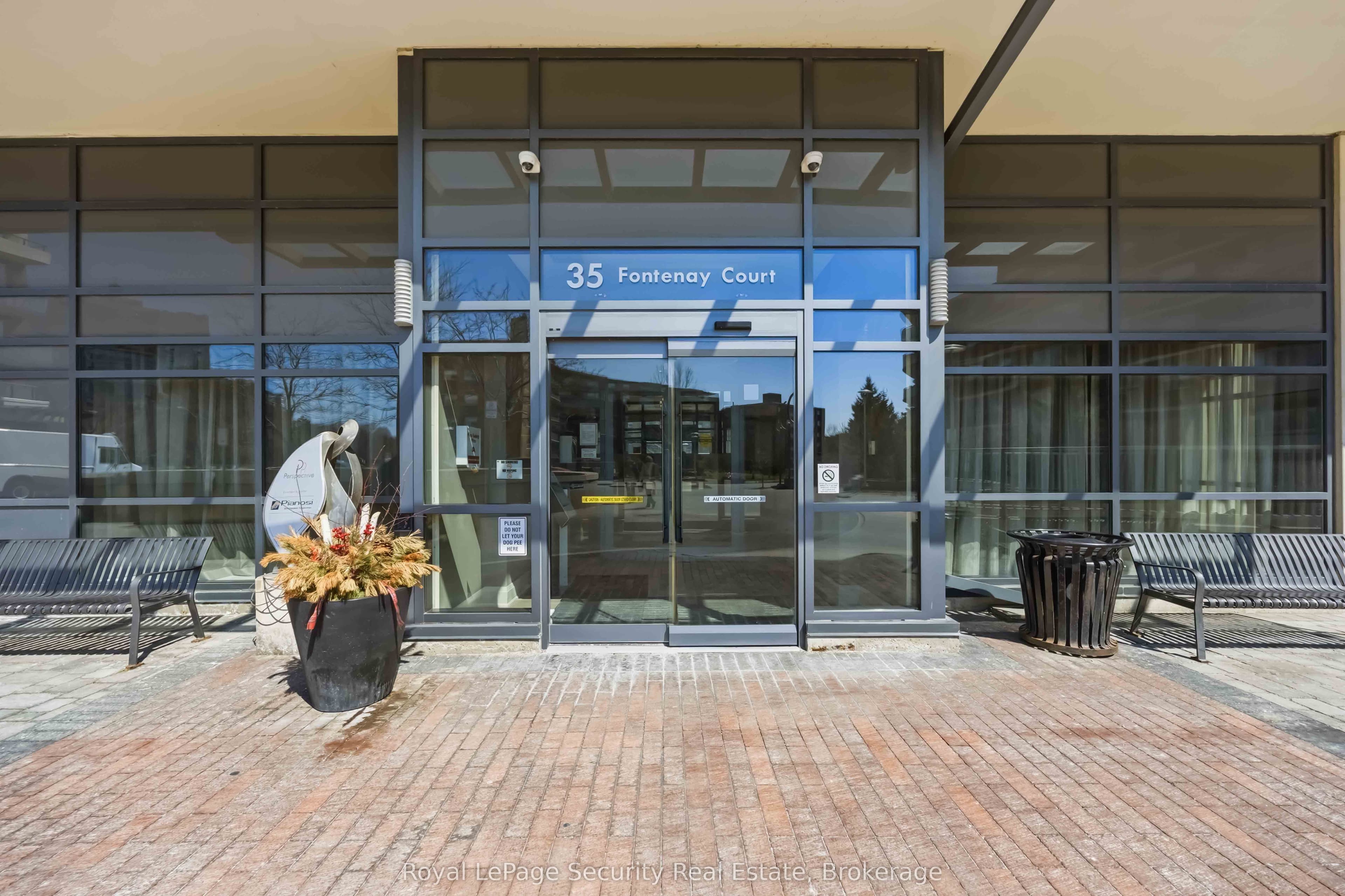 Unit 602 35 Fontenay Court photo 1